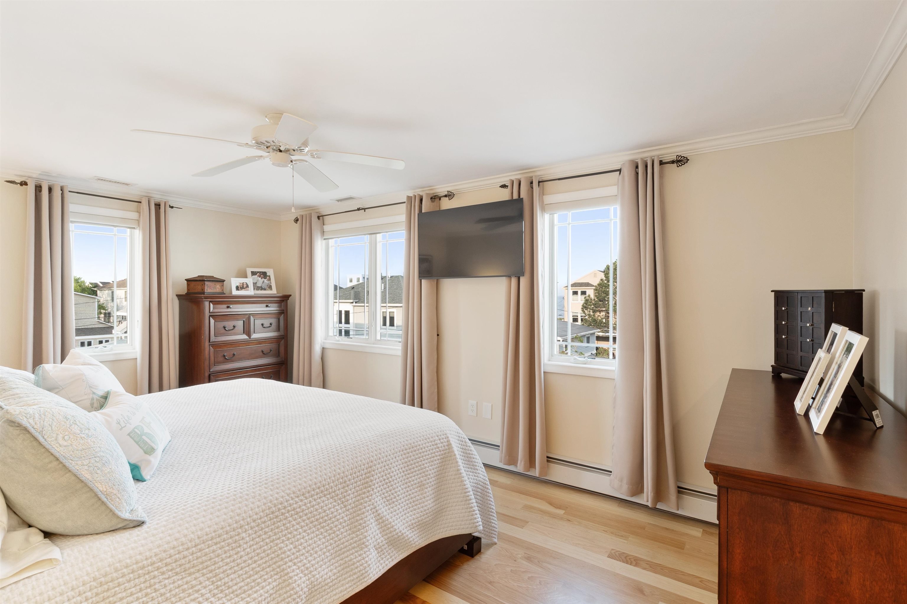 Hampton, New Hampshire, 03842, United States, 3 Bedrooms Bedrooms, ,1 BathroomBathrooms,Residential,For Sale,1846581