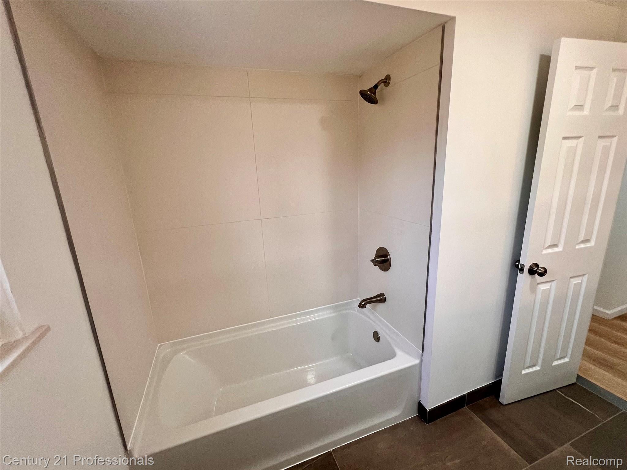 Plymouth, Michigan, 48170, United States, 5 Bedrooms Bedrooms, ,3 BathroomsBathrooms,Residential,For Sale,1982882