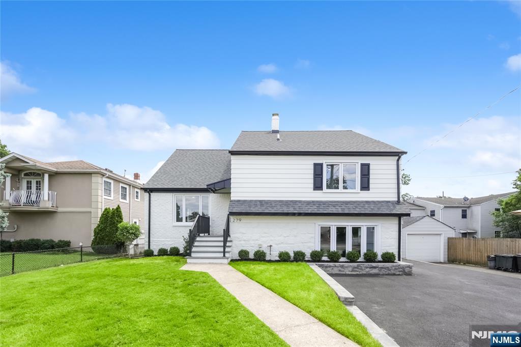 Dumont, New Jersey, 07628, United States, 4 Bedrooms Bedrooms, ,3 BathroomsBathrooms,Residential,For Sale,1906852