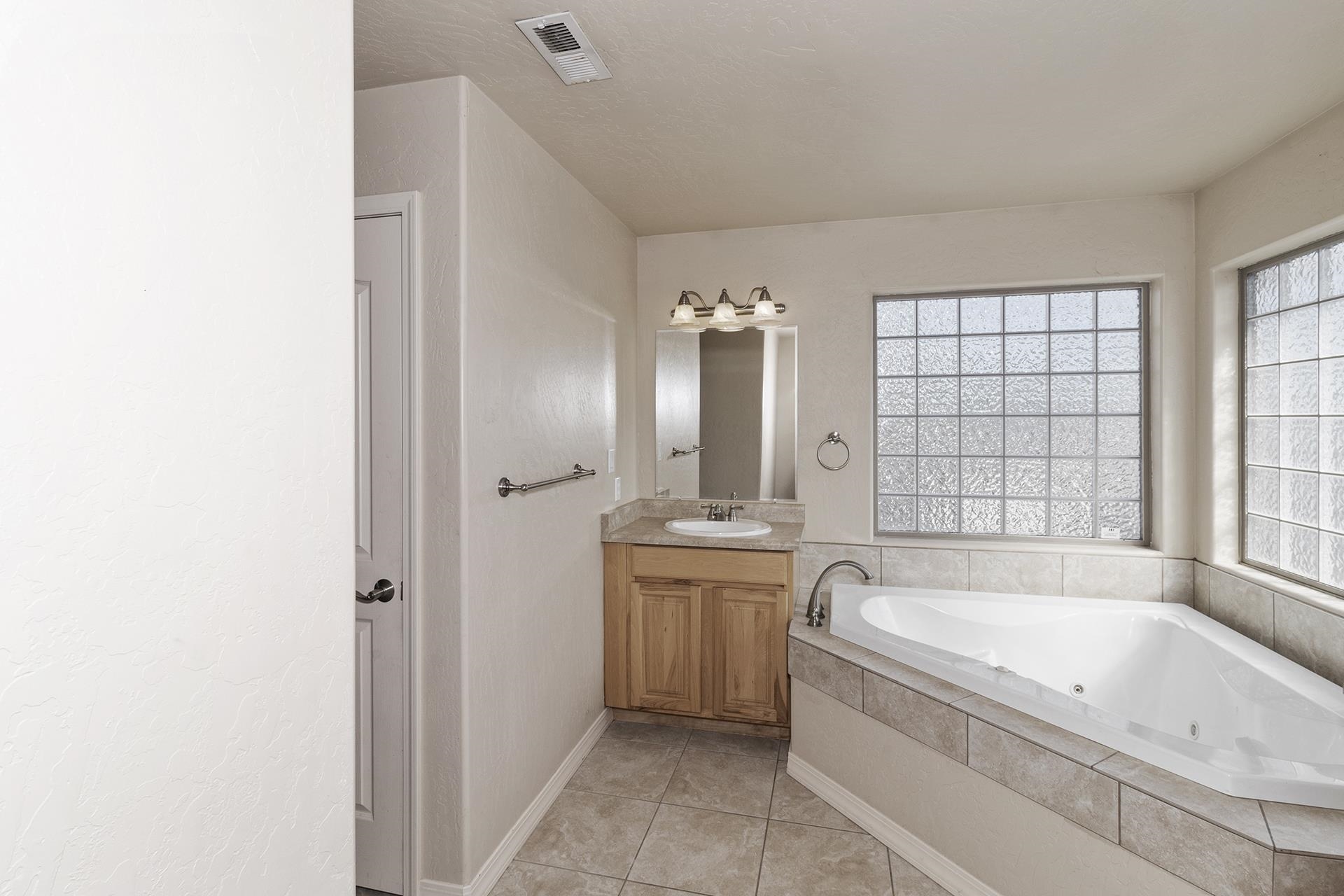 Fruita, Colorado, 81521, United States, 5 Bedrooms Bedrooms, ,3 BathroomsBathrooms,Residential,For Sale,1982065