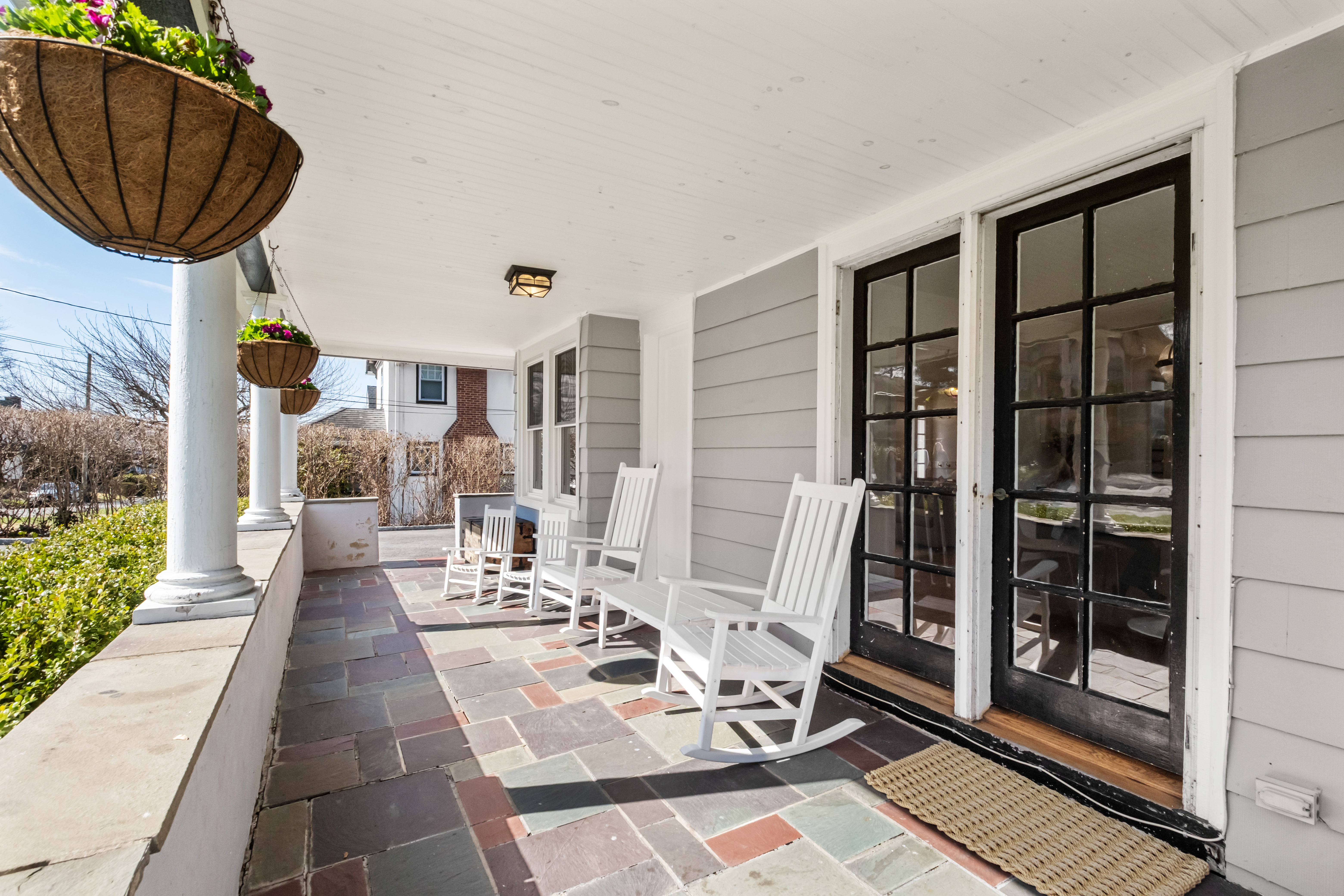  a gracious, fully-updated home where  every detail has been considered. - 物件實景