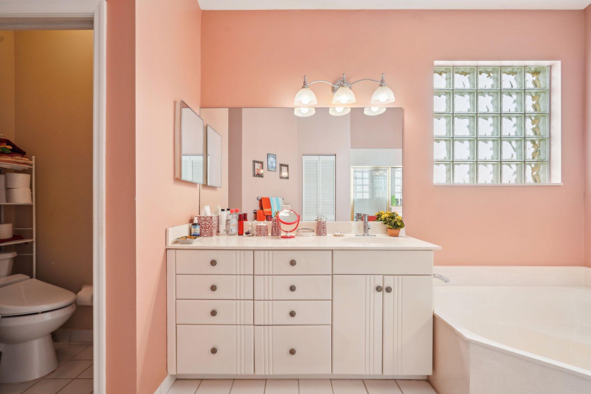 Coral Springs, Florida, 33071, United States, 3 Bedrooms Bedrooms, ,2 BathroomsBathrooms,Residential,For Sale,1923473