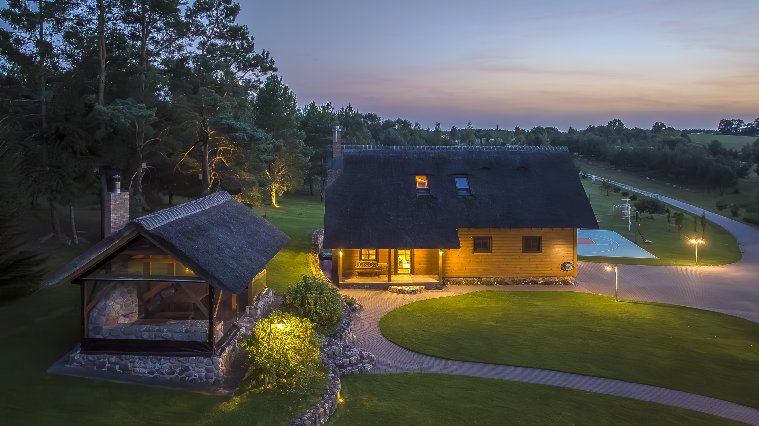  Romantic family homestead with a long lakeside - 物件實景
