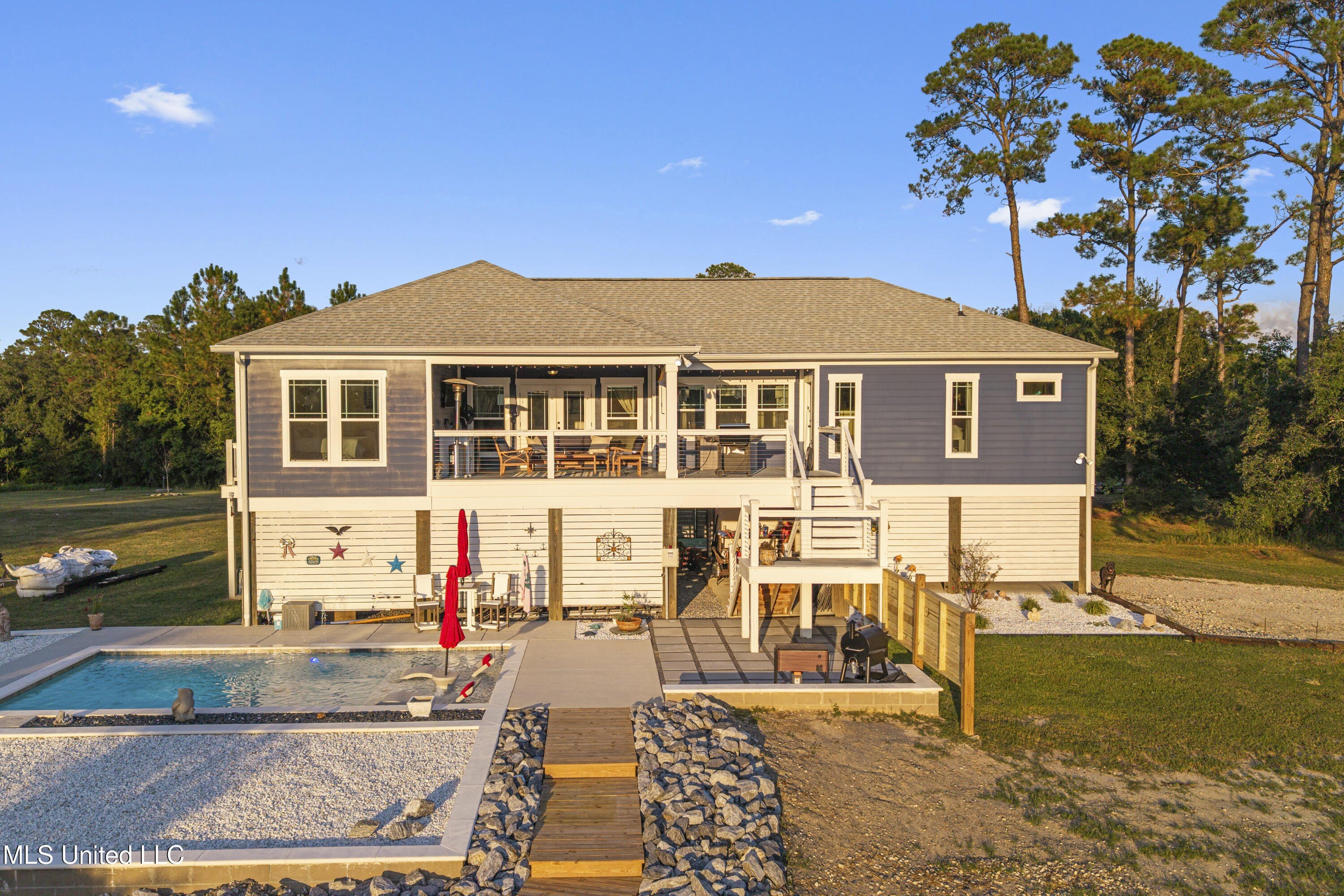 Biloxi, Mississippi, 39532, United States, 3 Bedrooms Bedrooms, ,2 BathroomsBathrooms,Residential,For Sale,1977192