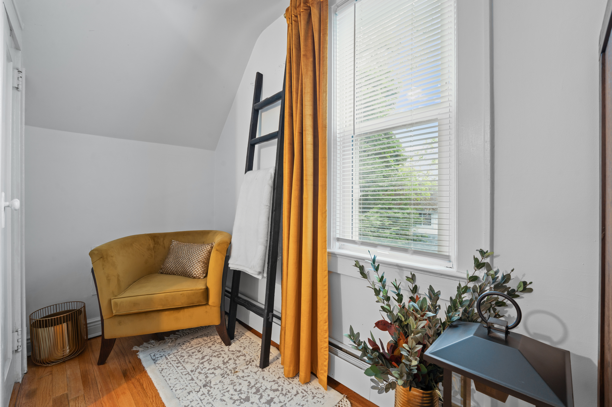 Oceanside, New York, 11572, United States, 3 Bedrooms Bedrooms, ,2 BathroomsBathrooms,Residential,For Sale,1928252