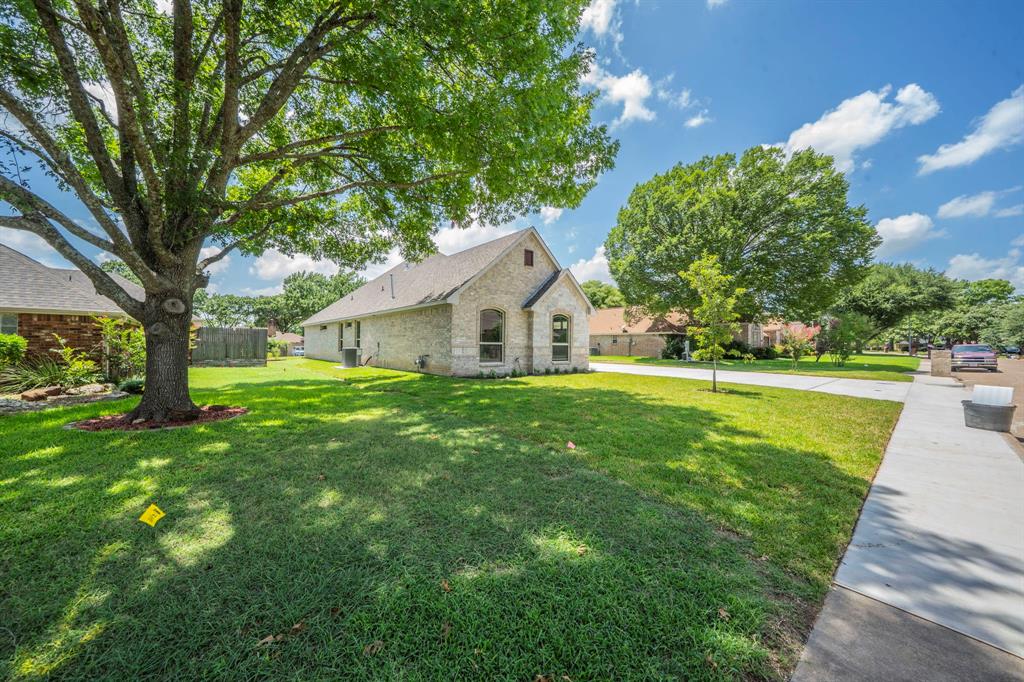 Duncanville, Texas, 75137, United States, 4 Bedrooms Bedrooms, ,3 BathroomsBathrooms,Residential,For Sale,1984121