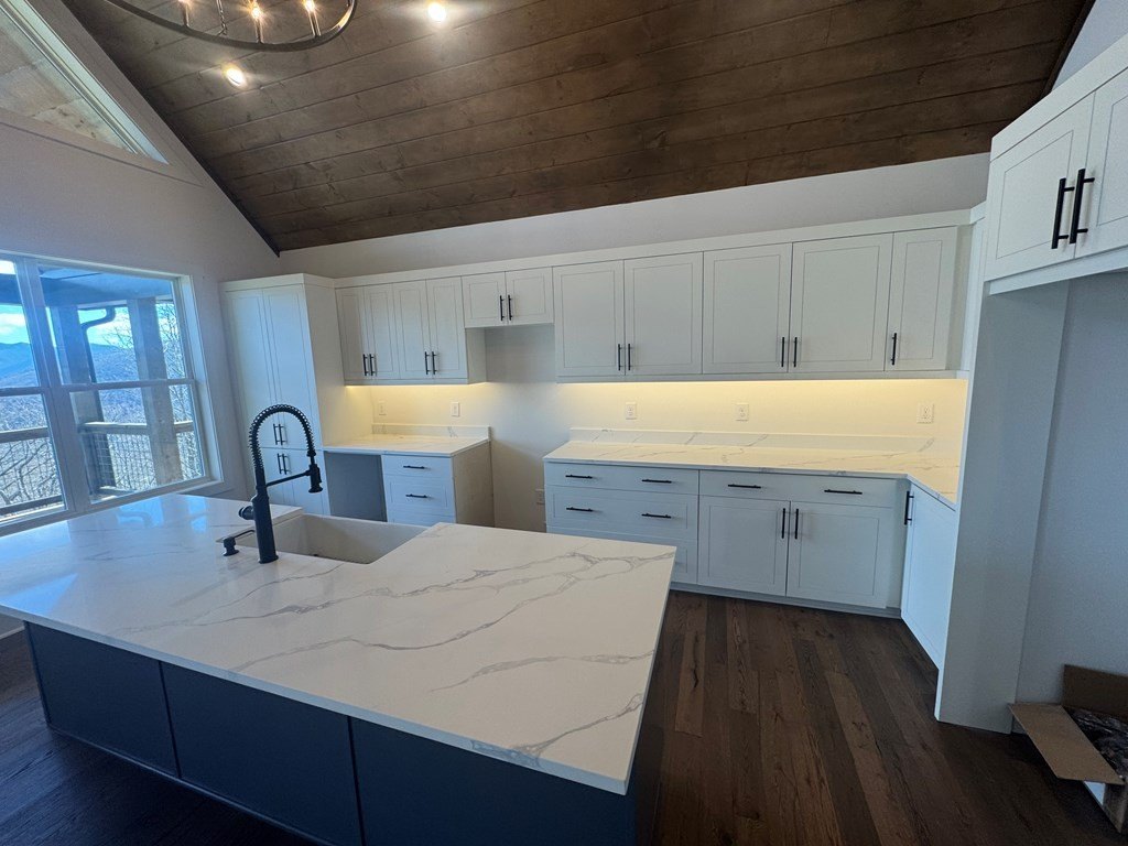 Young Harris, Georgia, 30582, United States, 3 Bedrooms Bedrooms, ,2 BathroomsBathrooms,Residential,For Sale,2010979