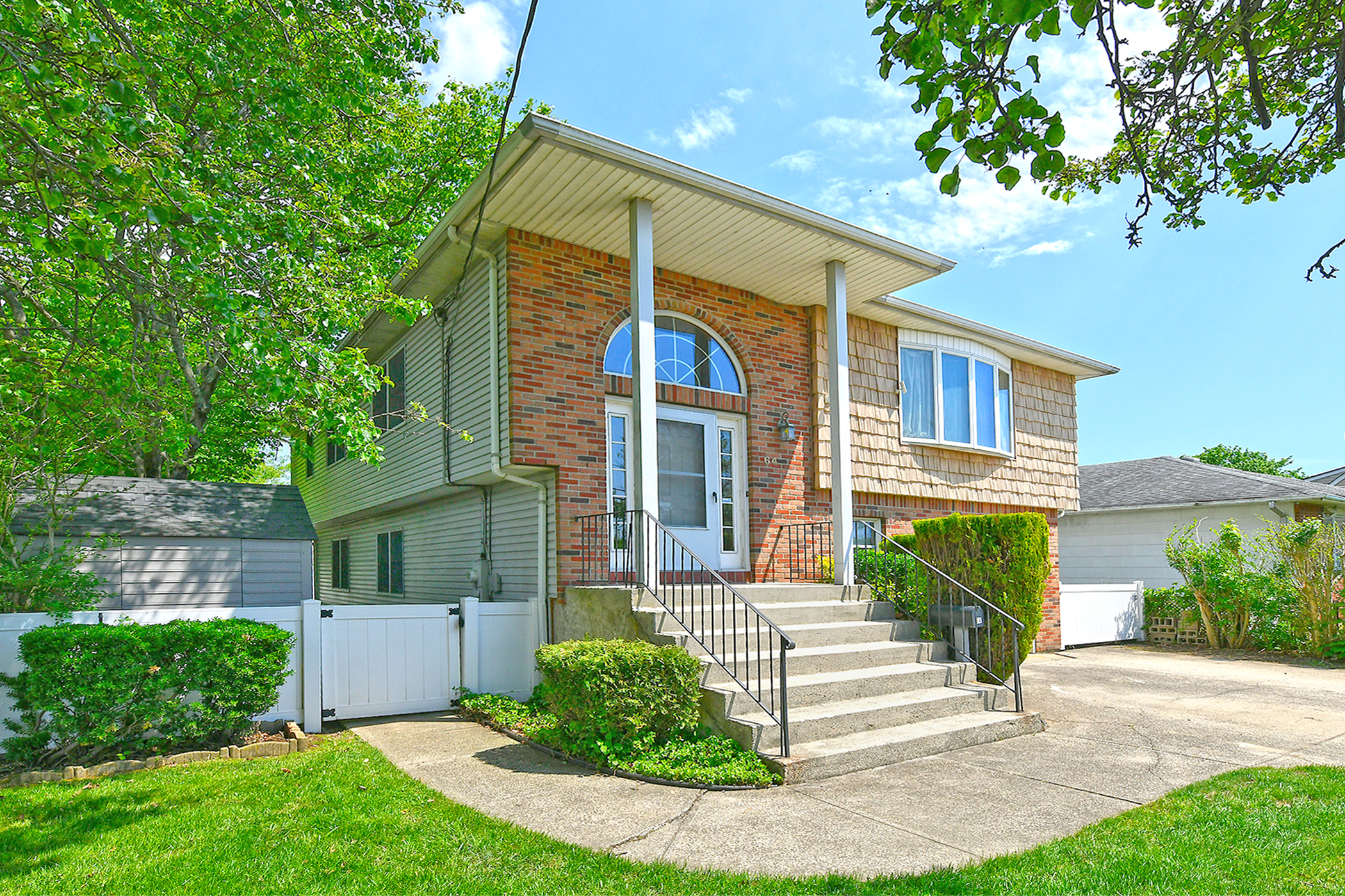 Bethpage, New York, 11714, United States, 4 Bedrooms Bedrooms, ,3 BathroomsBathrooms,Residential,For Sale,1880879