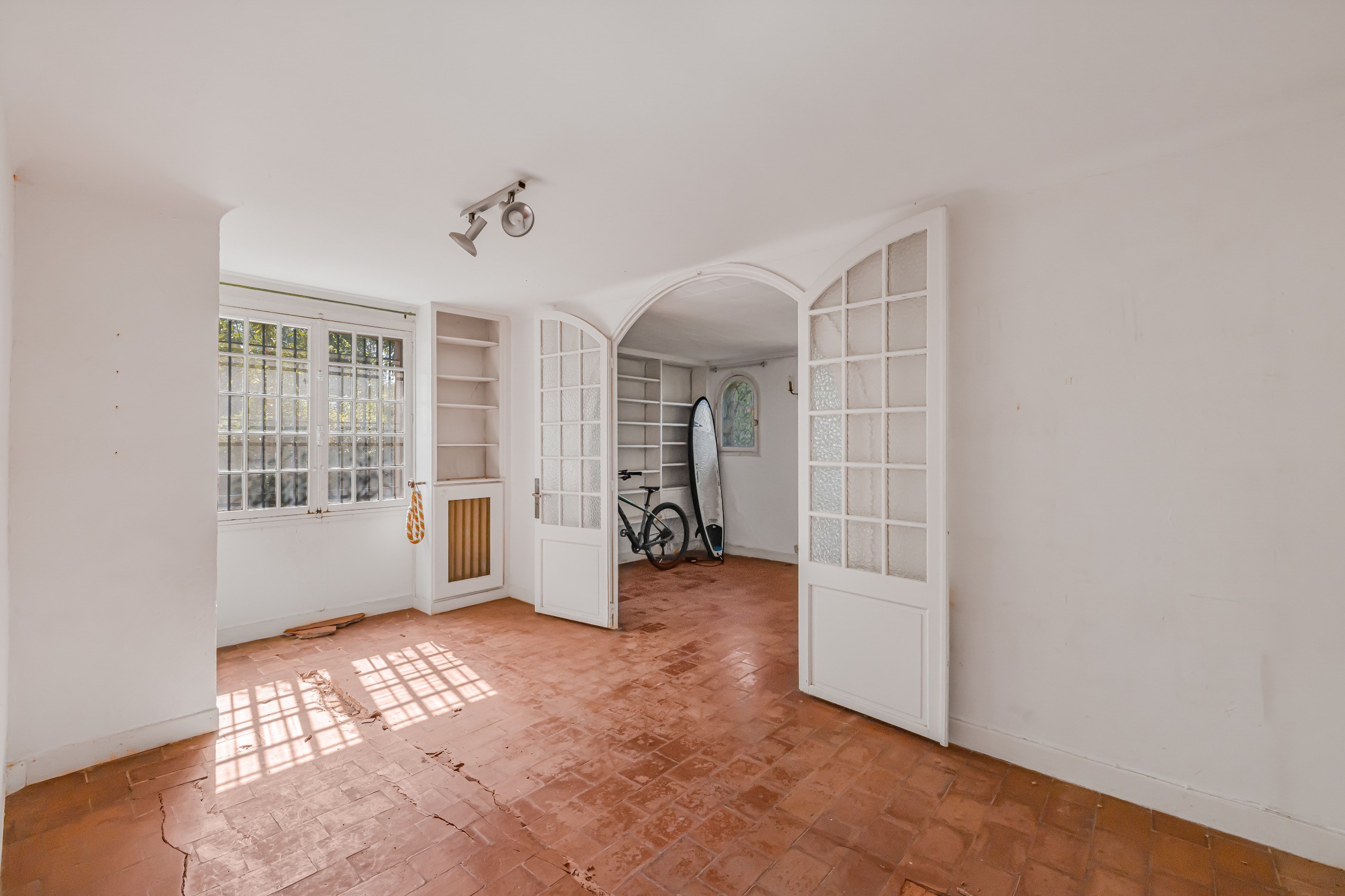  Cannes, Croix des Gardes: 370 sqm contemporary villa project with pool and sea … - 物件實景