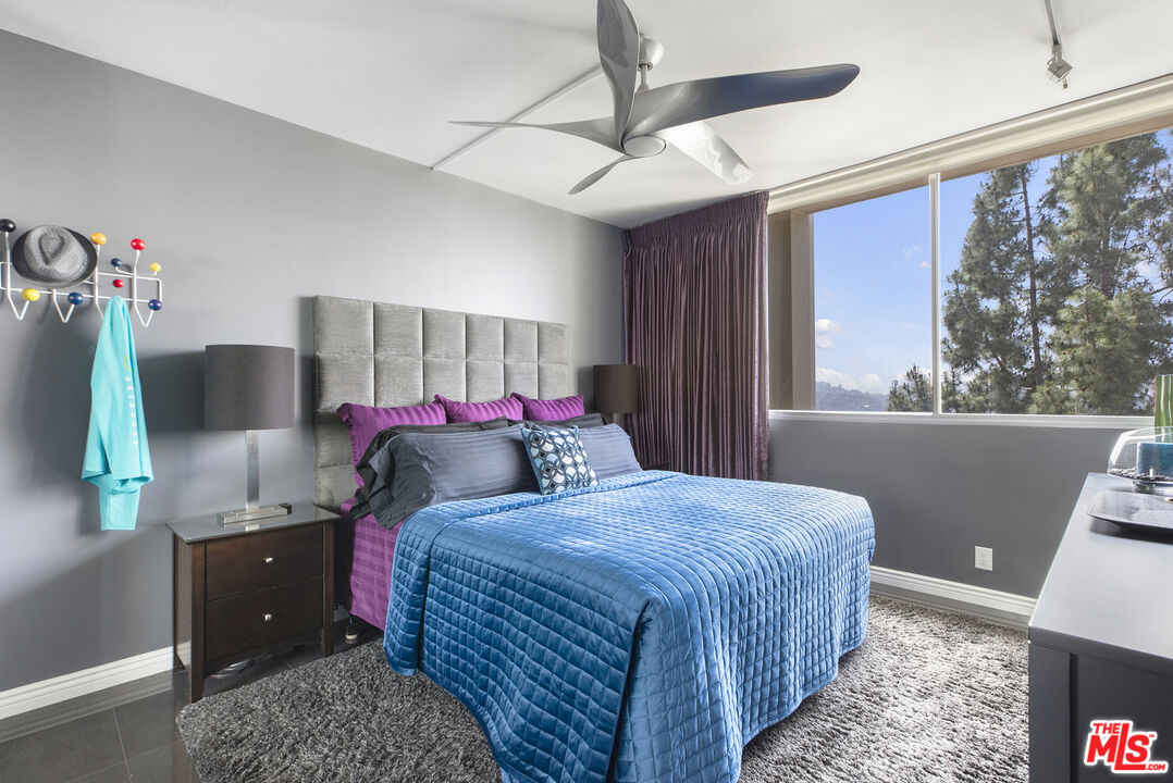 Los Angeles, California, 90027, United States, 1 Bedroom Bedrooms, ,1 BathroomBathrooms,Residential,For Sale,1913700