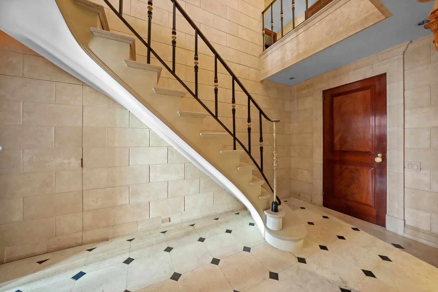 New York City, New York, 10022, United States, 3 Bedrooms Bedrooms, ,3 BathroomsBathrooms,Residential,For Sale,1941627