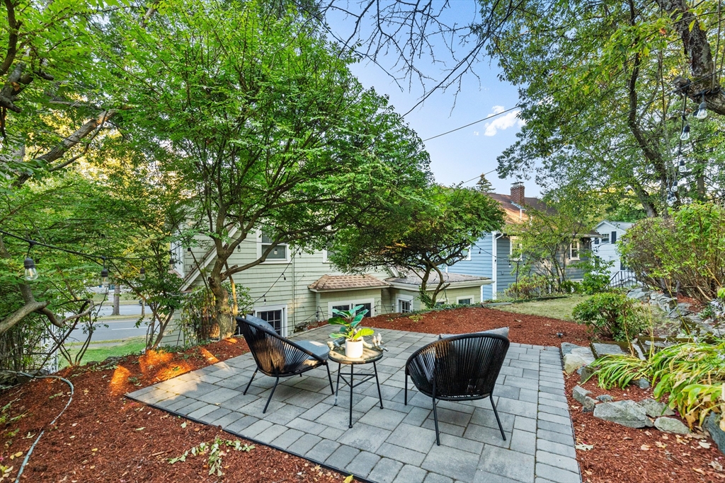 Malden, Massachusetts, 02148, United States, 3 Bedrooms Bedrooms, ,2 BathroomsBathrooms,Residential,For Sale,1942894