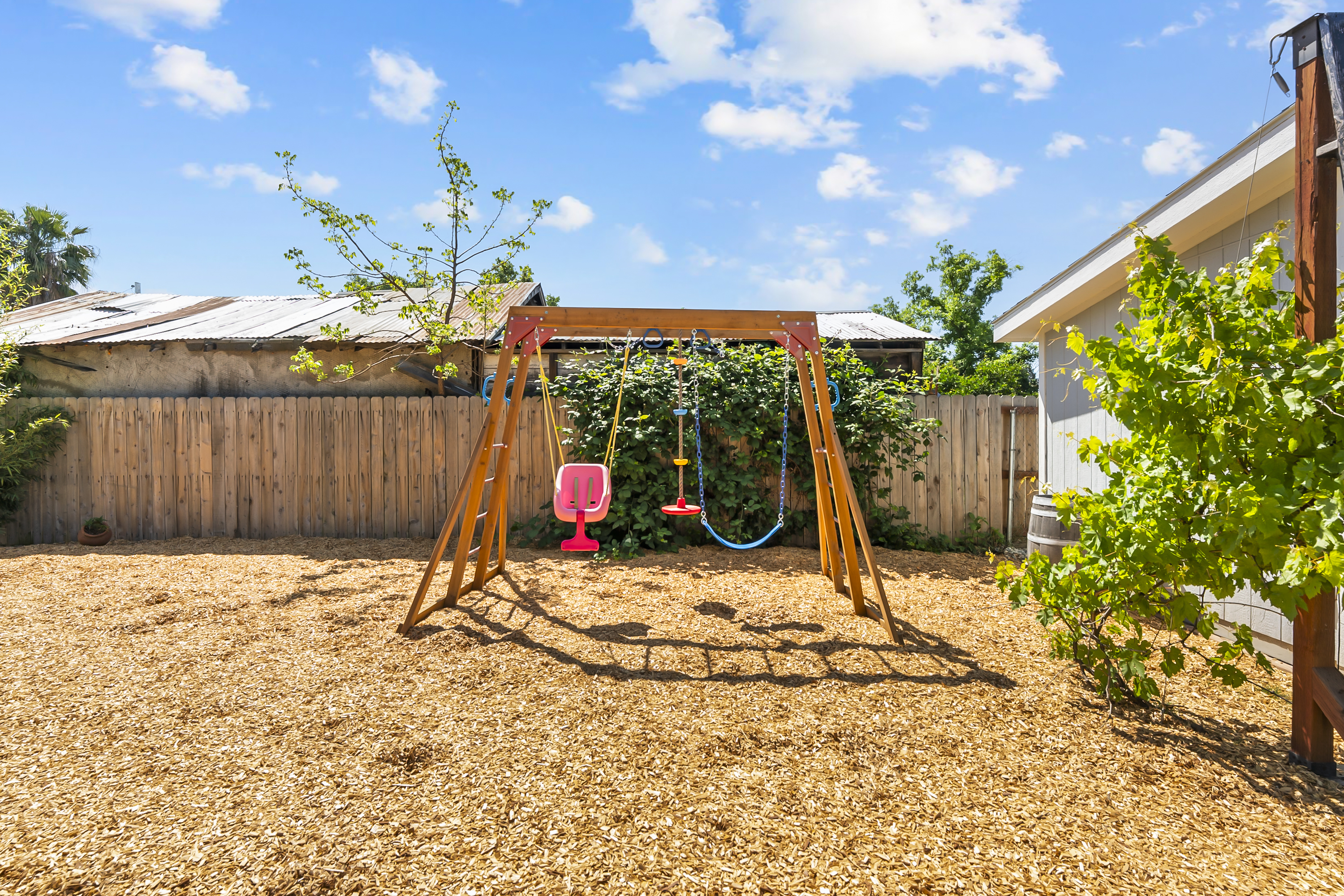  5060 Mendocino Boulevard, Sacramento, CA 95820 - 物件實景