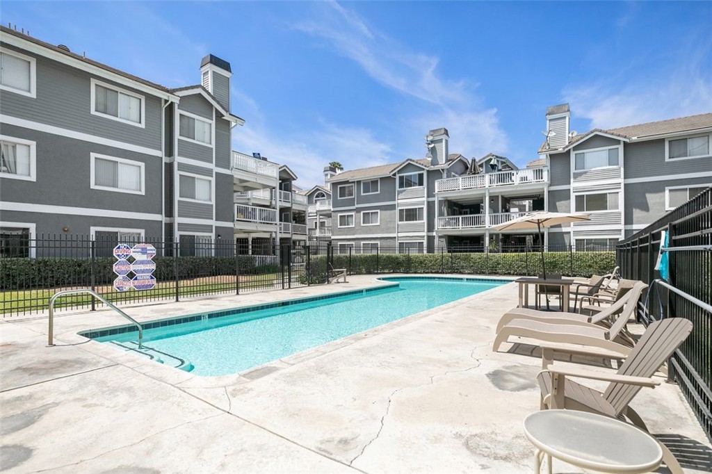 Garden Grove, California, 92843, United States, 2 Bedrooms Bedrooms, ,2 BathroomsBathrooms,Residential,For Sale,1962454