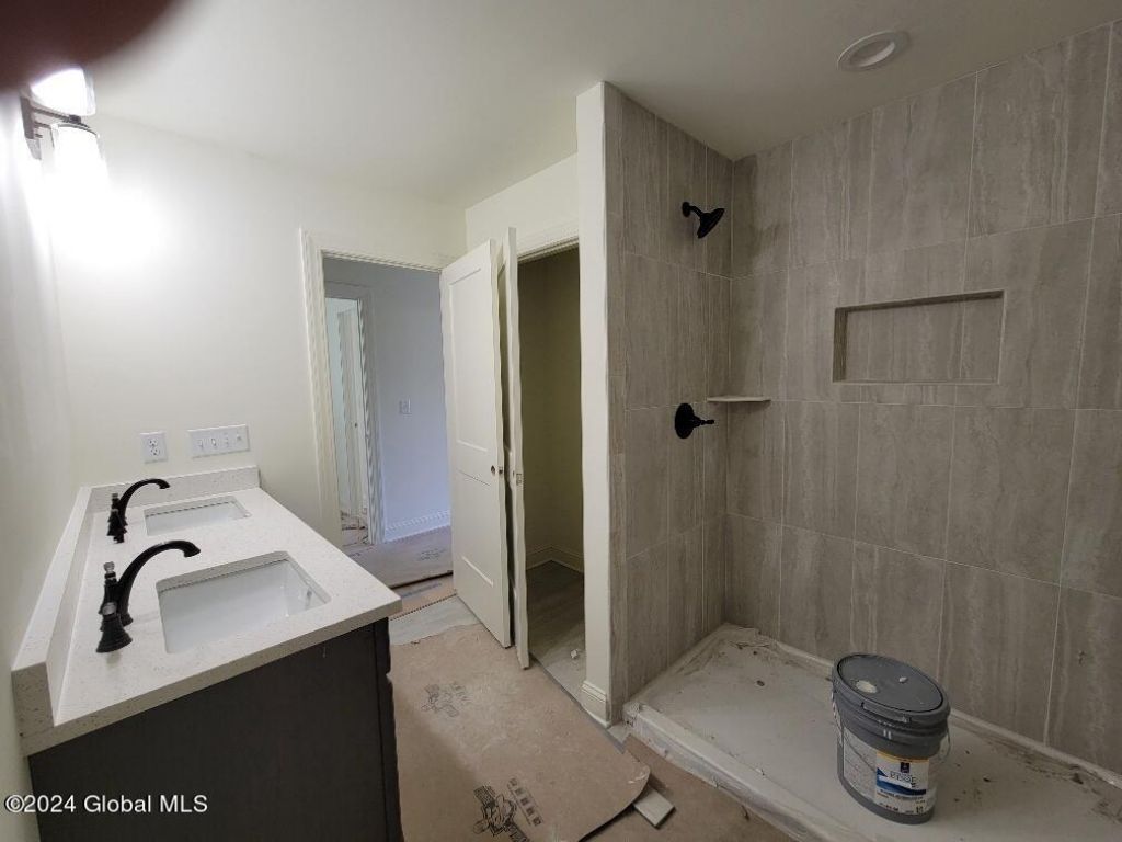 Lake George, New York, 12845, United States, 3 Bedrooms Bedrooms, ,3 BathroomsBathrooms,Residential,For Sale,1903544