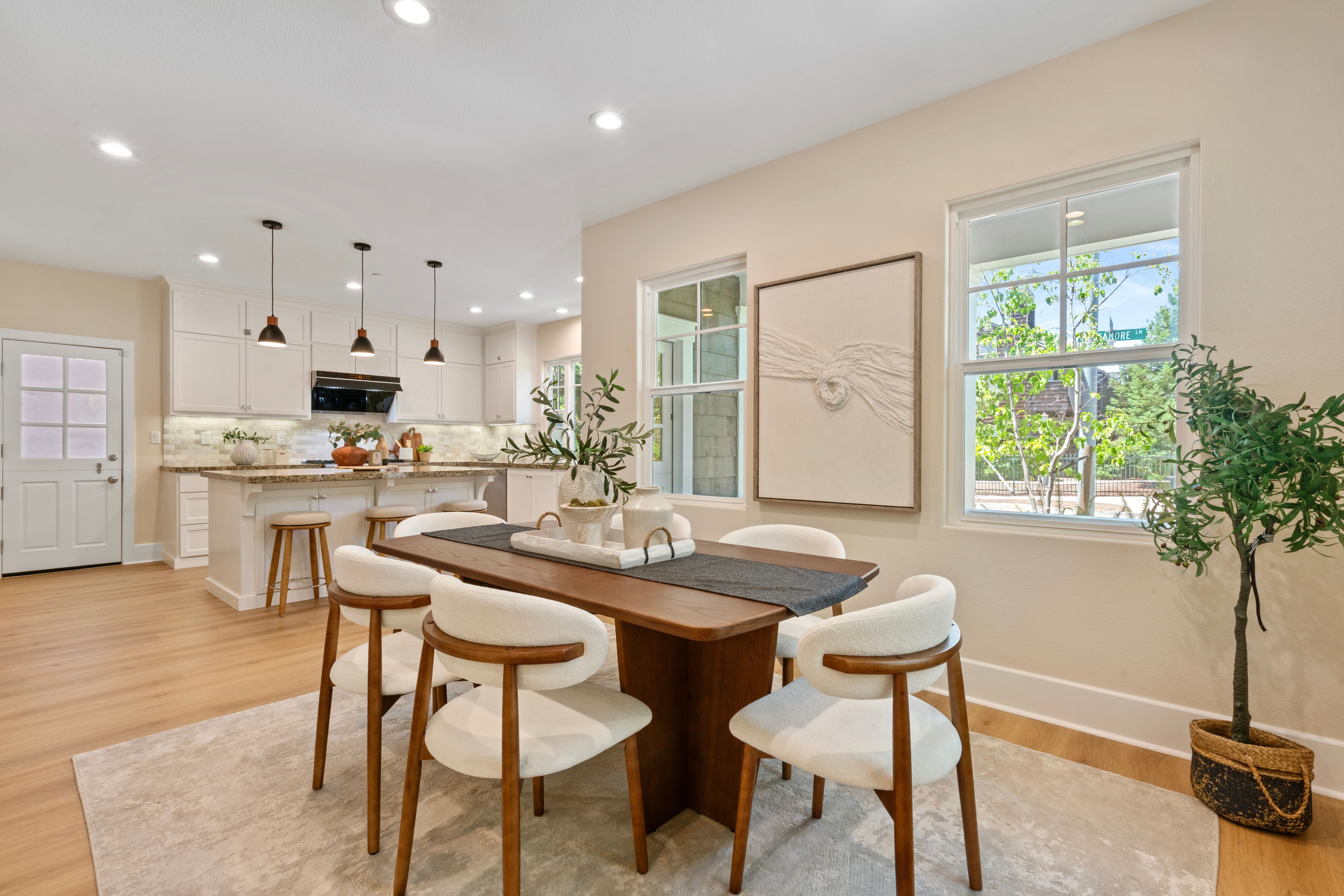  Stunningly Remodeled Craftsman with Top-Rated Warm Springs Schools - 物件實景