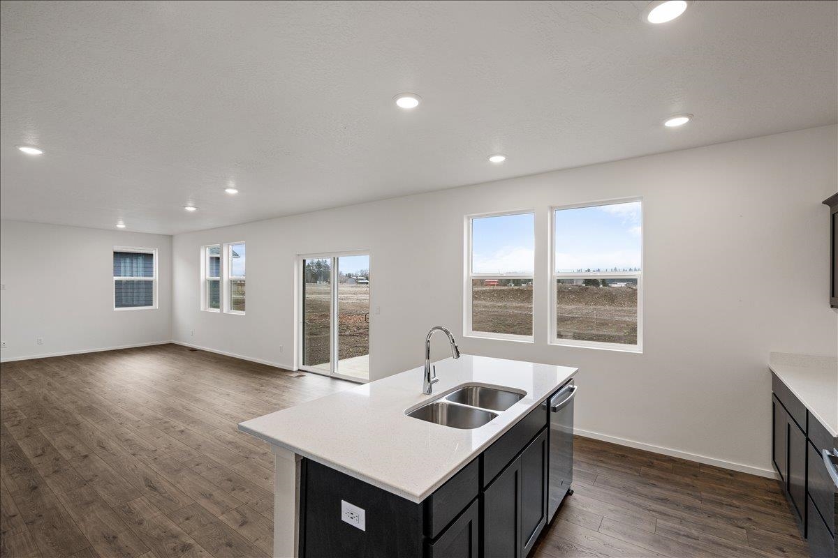 Deer Park, Washington, 99006, United States, 5 Bedrooms Bedrooms, ,2 BathroomsBathrooms,Residential,For Sale,1956687