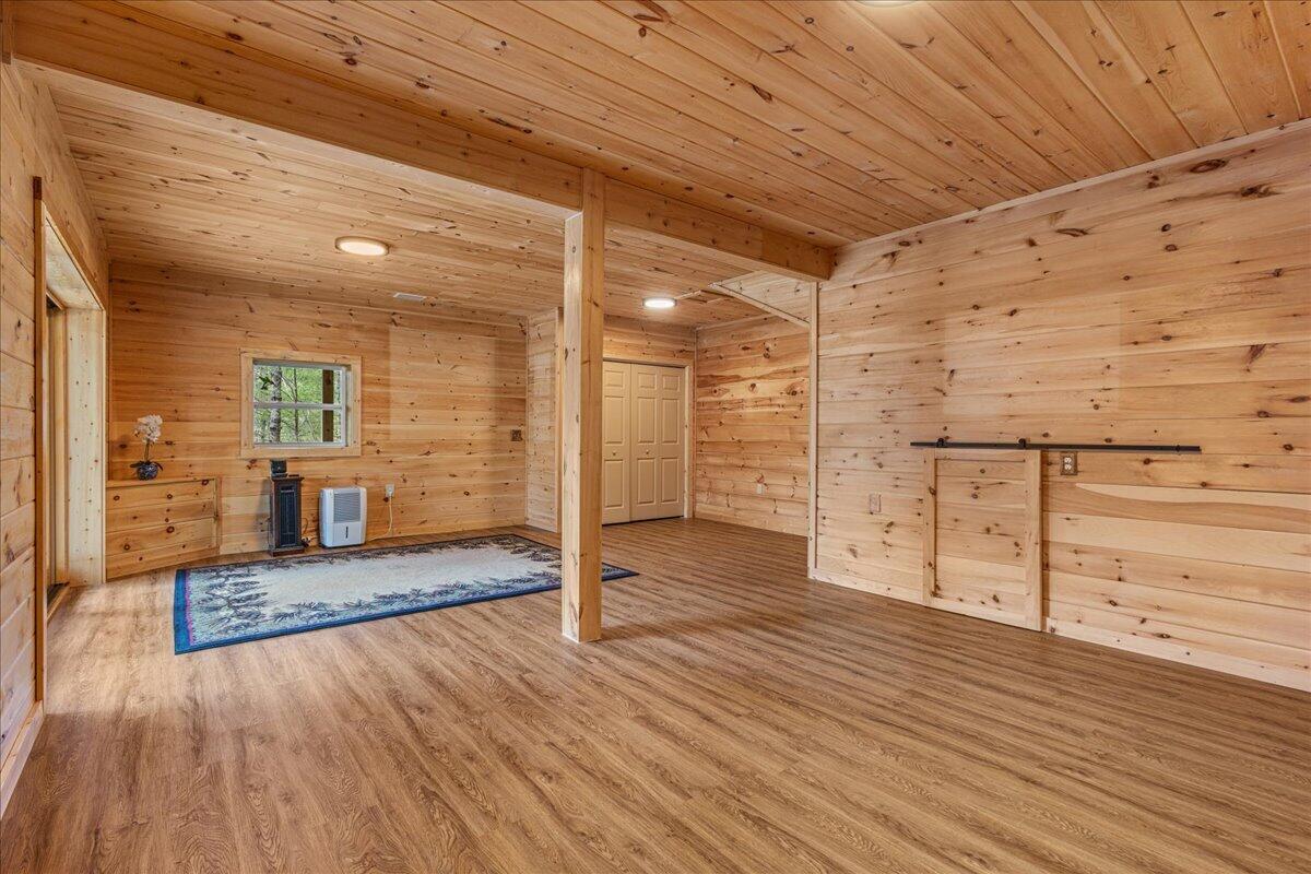 Tellico Plains, Tennessee, 37385, United States, 3 Bedrooms Bedrooms, ,3 BathroomsBathrooms,Residential,For Sale,2034978