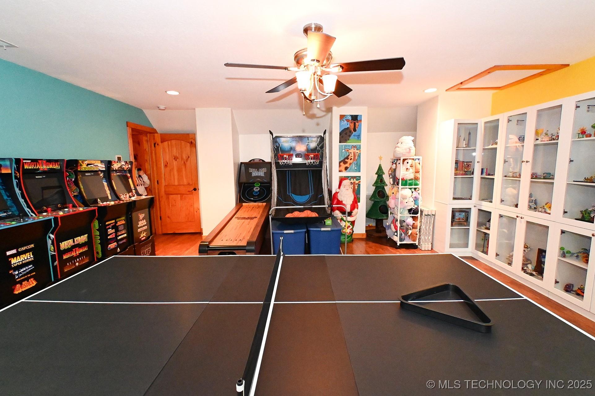 Sallisaw, Oklahoma, 74955, United States, 3 Bedrooms Bedrooms, ,3 BathroomsBathrooms,Residential,For Sale,1977994