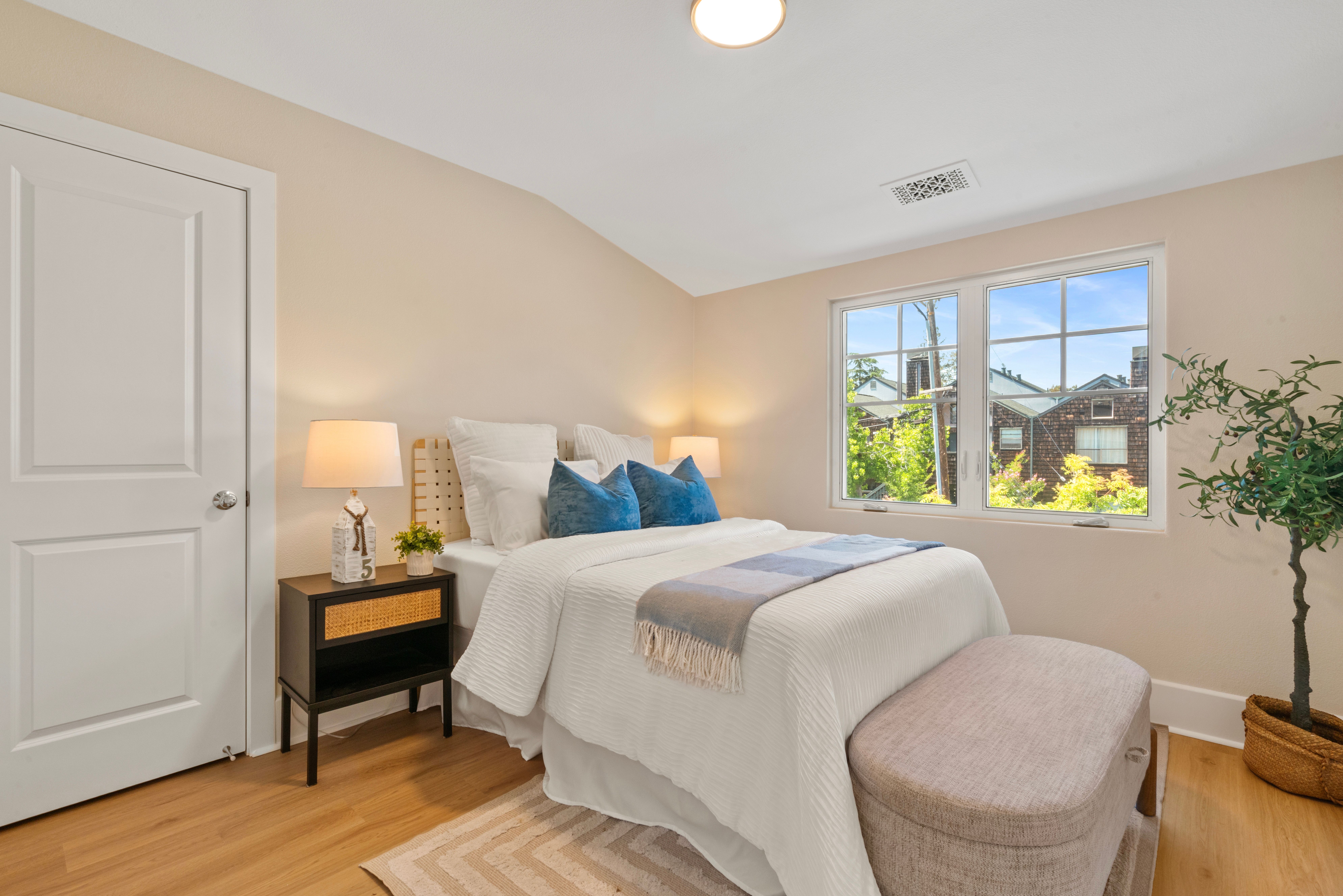  Stunningly Remodeled Craftsman with Top-Rated Warm Springs Schools - 物件實景