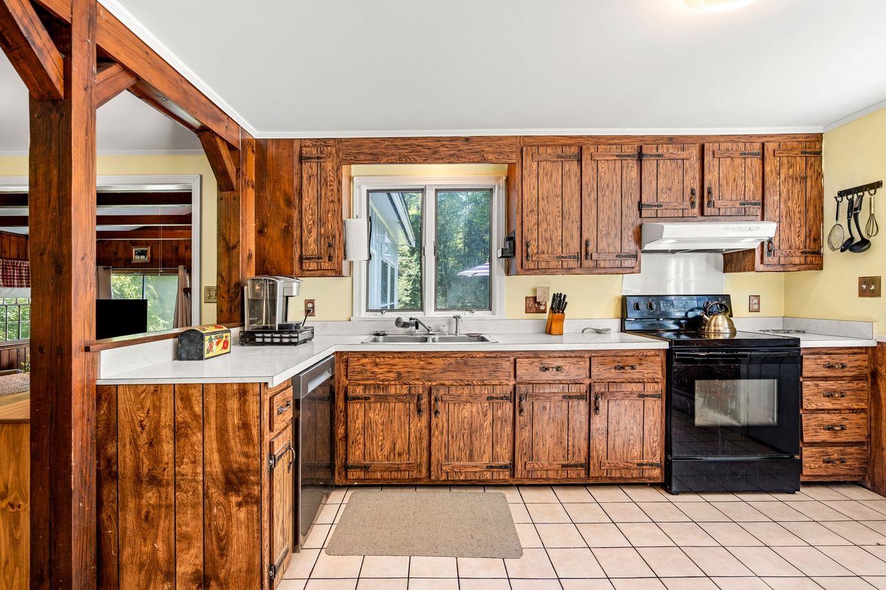 Amherst, New Hampshire, 03031, United States, 2 Bedrooms Bedrooms, ,1 BathroomBathrooms,Residential,For Sale,1996144