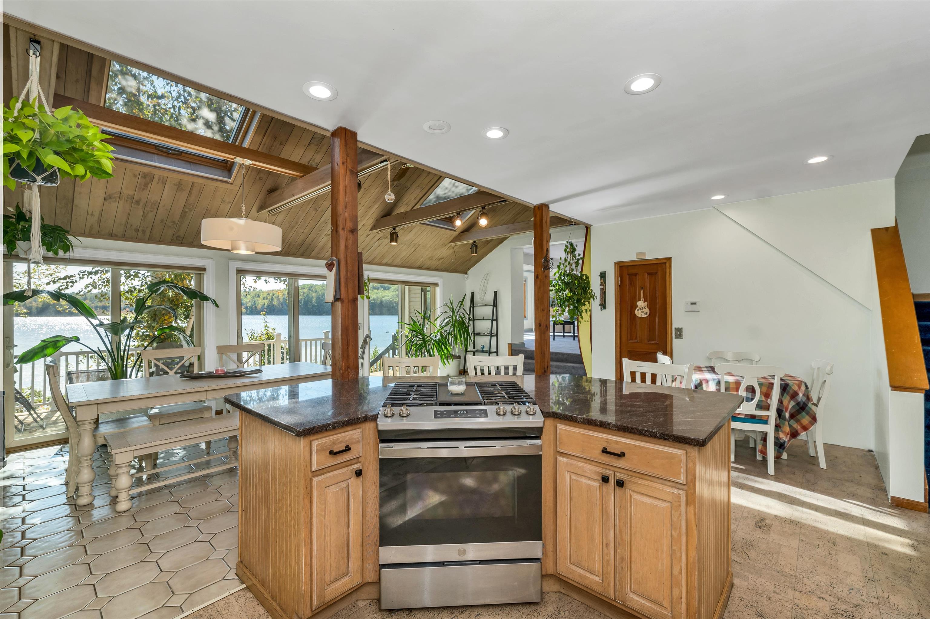 Dunbarton, New Hampshire, 03046, United States, 3 Bedrooms Bedrooms, ,2 BathroomsBathrooms,Residential,For Sale,1989464