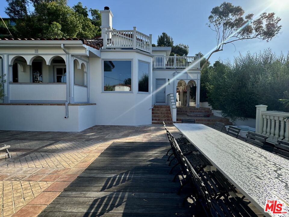 Los Angeles, California, 90068, United States, 3 Bedrooms Bedrooms, ,3 BathroomsBathrooms,Residential,For Sale,1794796