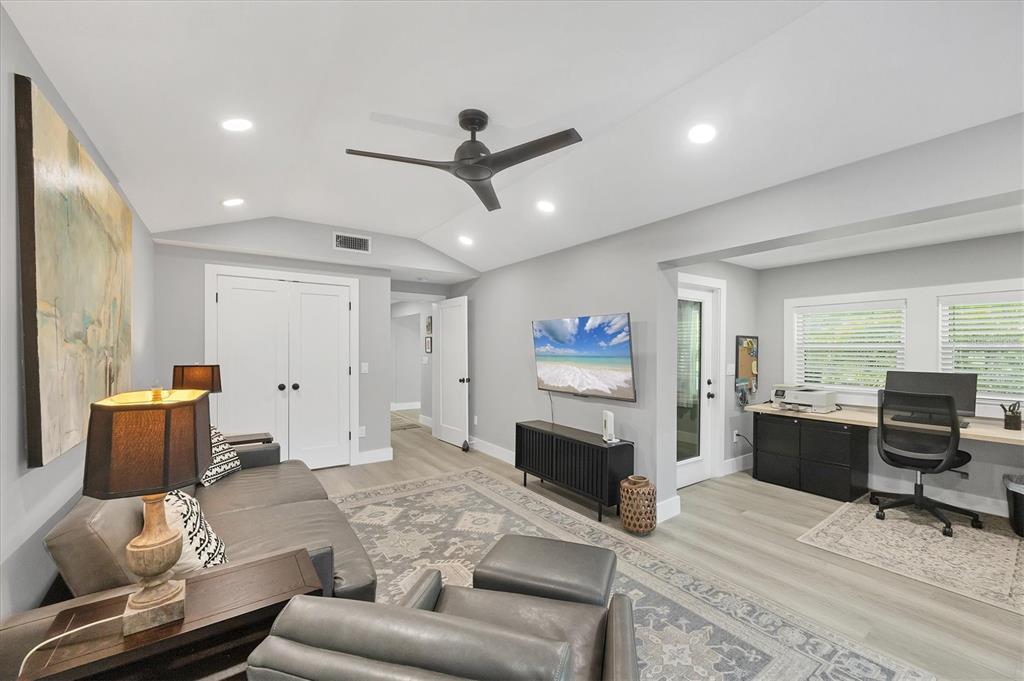 Sarasota, Florida, 34236, United States, 2 Bedrooms Bedrooms, ,2 BathroomsBathrooms,Residential,For Sale,1960747