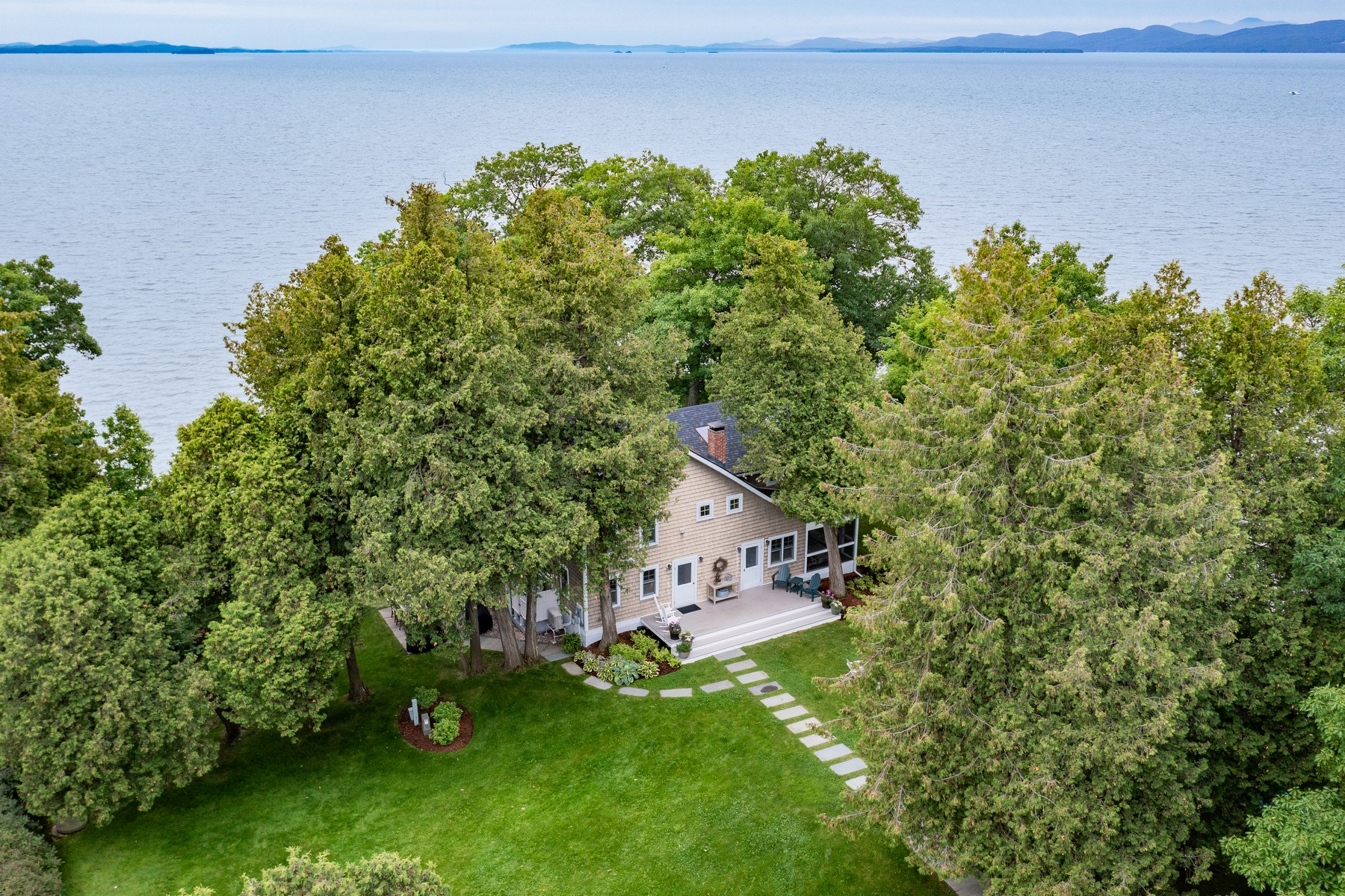  1333 Colchester Point Road - 物件實景