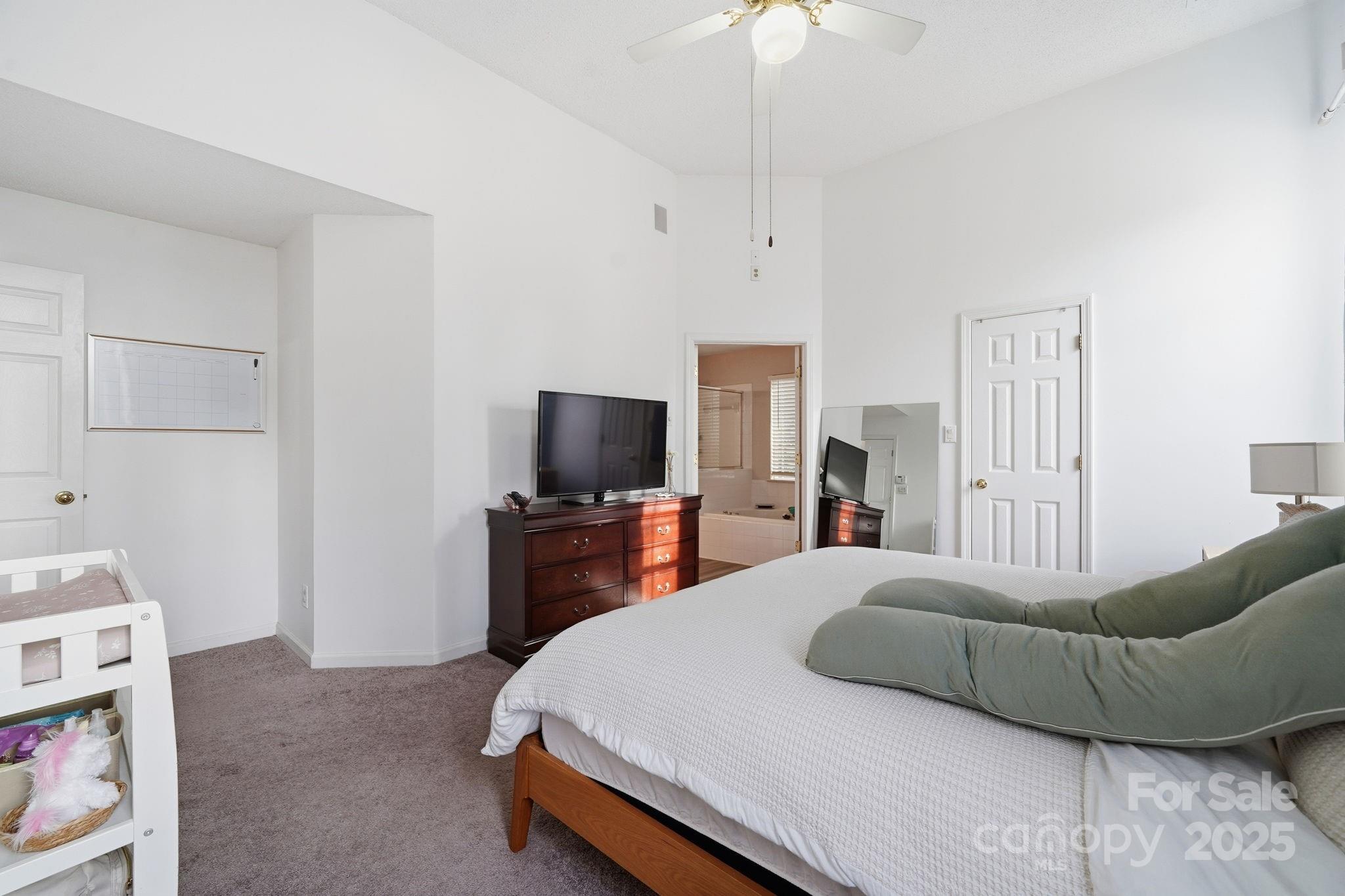 Charlotte, North Carolina, 28210, United States, 4 Bedrooms Bedrooms, ,3 BathroomsBathrooms,Residential,For Sale,2002030