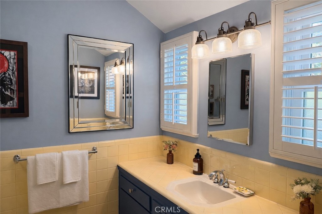 Los Angeles, California, 90077, United States, 3 Bedrooms Bedrooms, ,2 BathroomsBathrooms,Residential,For Sale,2016368