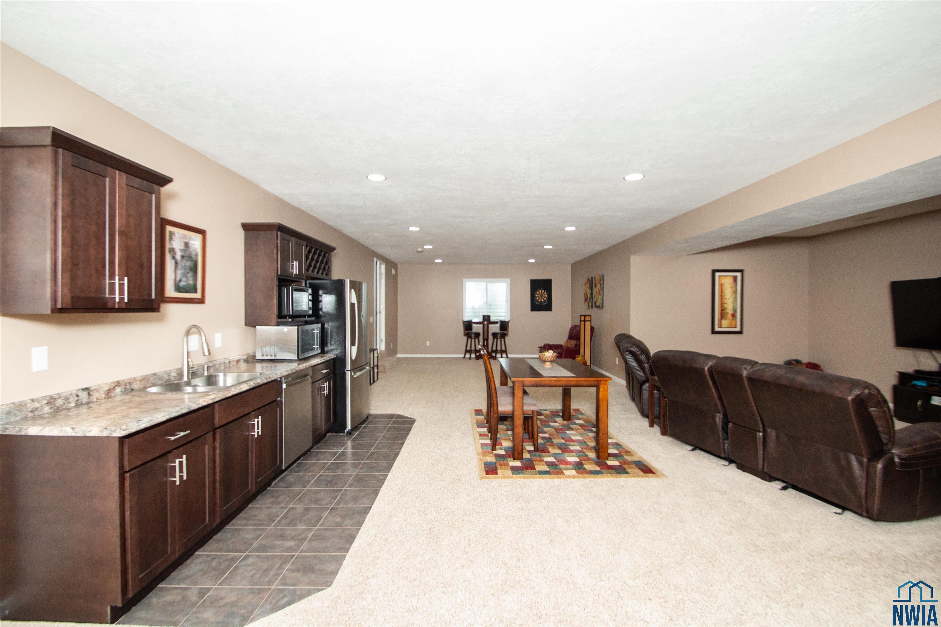 Dakota Dunes, South Dakota, 57049, United States, 4 Bedrooms Bedrooms, ,3 BathroomsBathrooms,Residential,For Sale,1979116