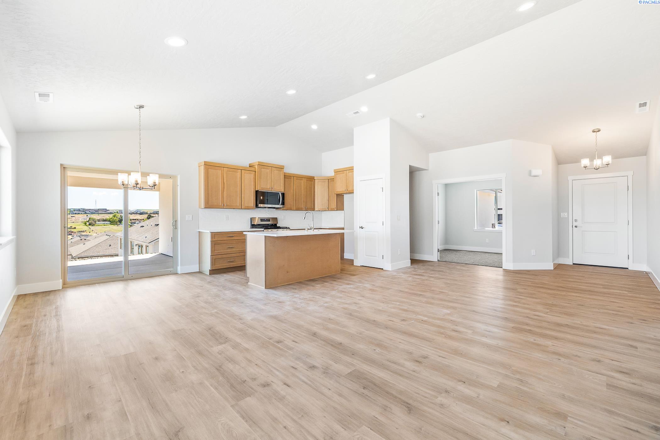 Kennewick, Washington, 99338, United States, 3 Bedrooms Bedrooms, ,1 BathroomBathrooms,Residential,For Sale,1803967