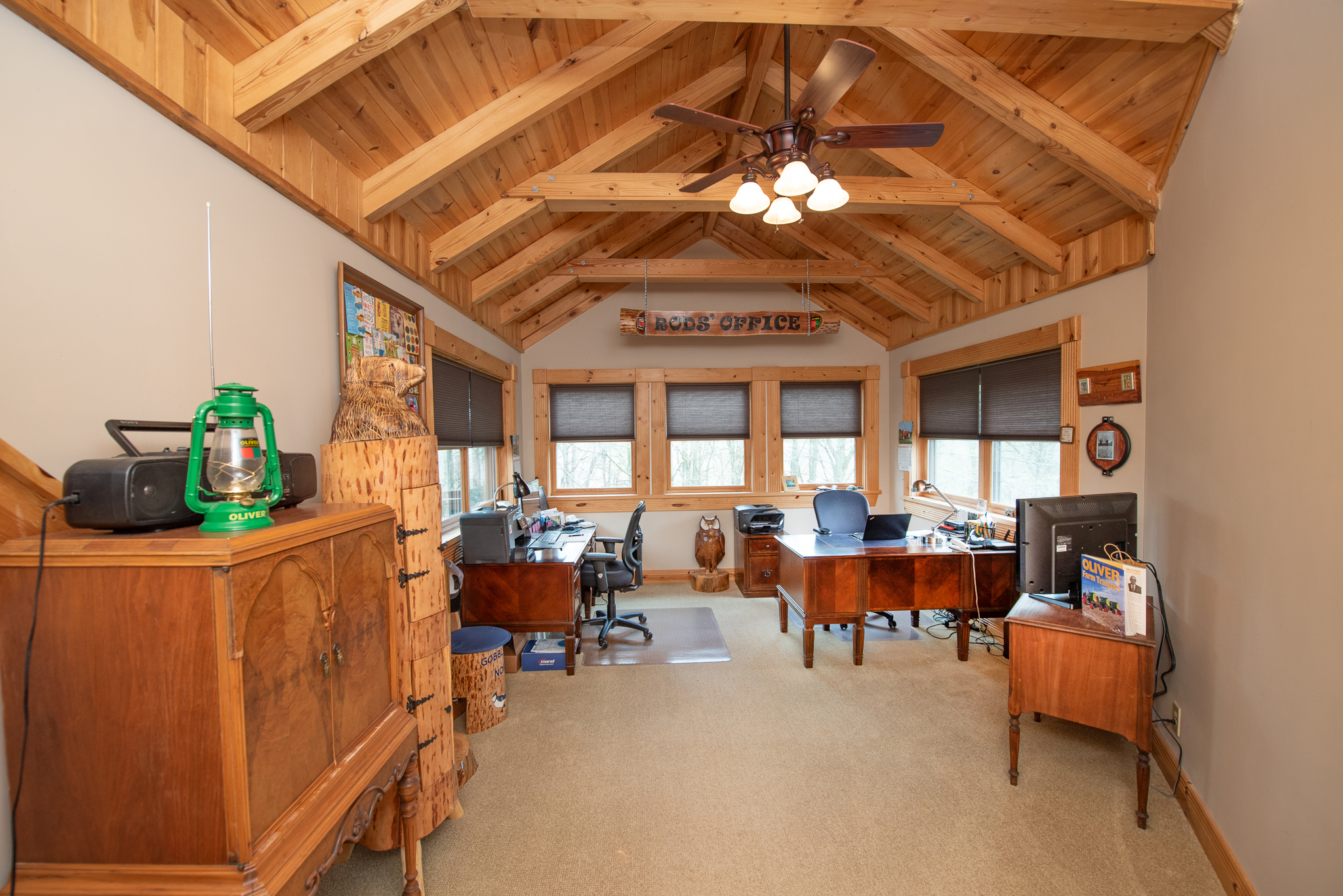  Custom Log Home Located on 2.7 Acres - 物件實景