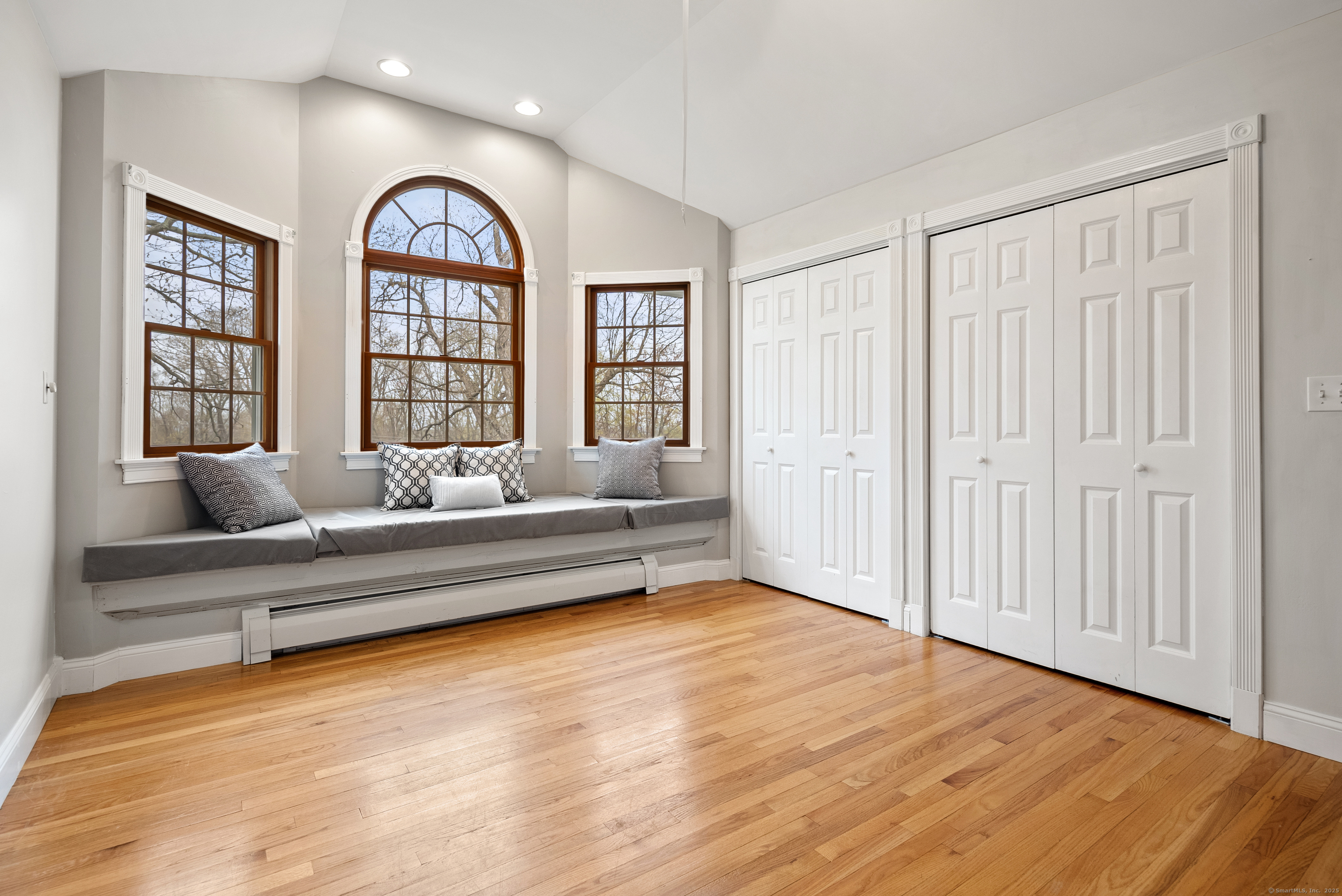 Somers, Connecticut, 06071, United States, 4 Bedrooms Bedrooms, ,4 BathroomsBathrooms,Residential,For Sale,1927442