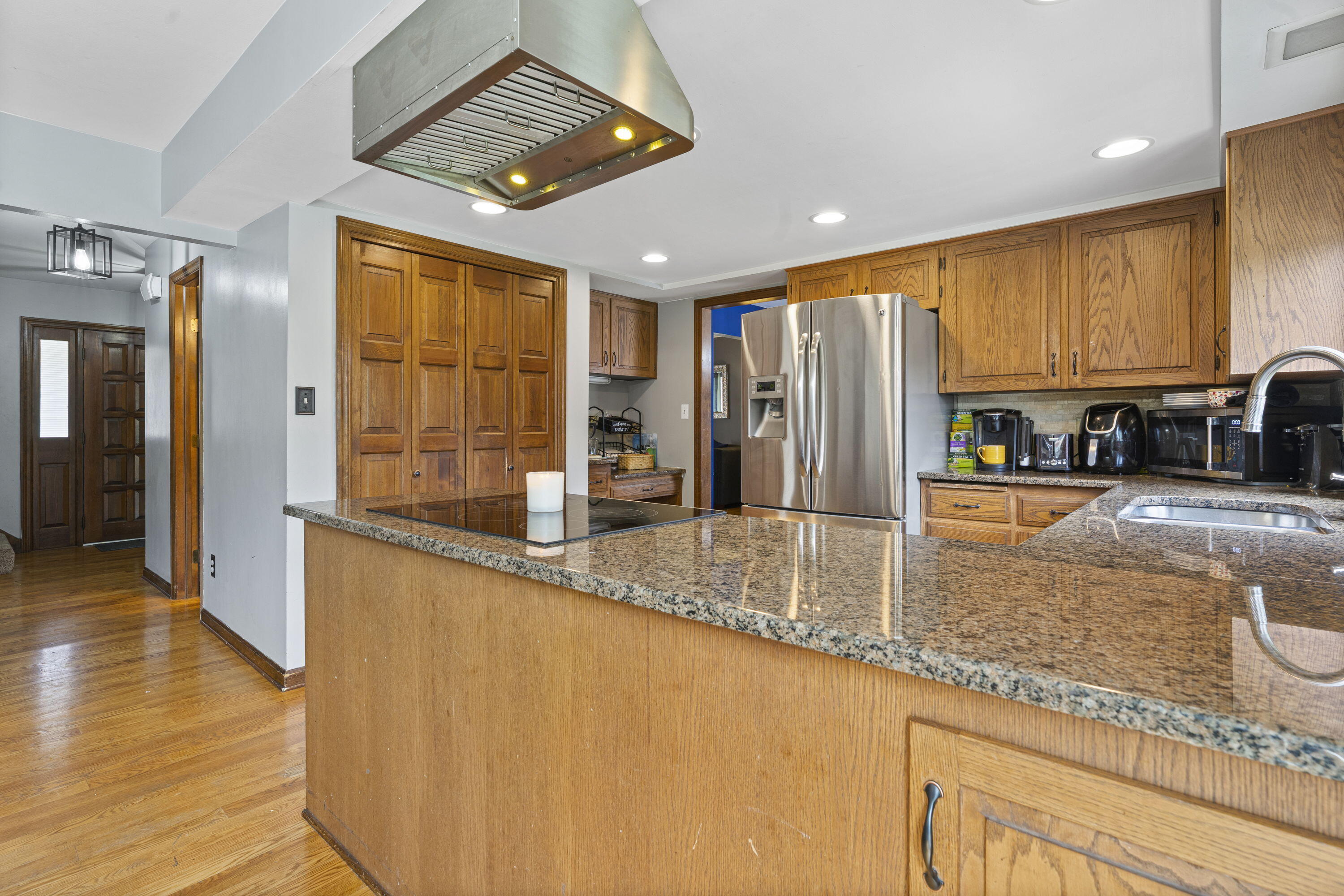 Munster, Indiana, 46321, United States, 4 Bedrooms Bedrooms, ,4 BathroomsBathrooms,Residential,For Sale,1957451