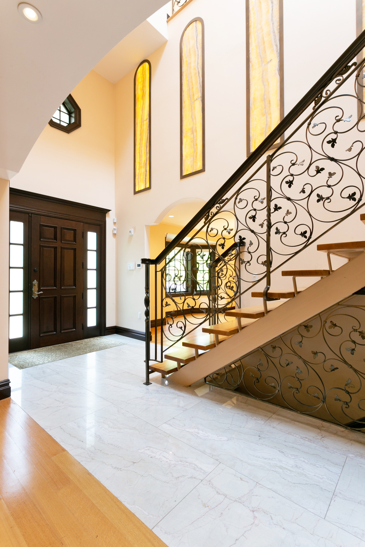  ?GREEK REVIVAL CENTER HALL COLONIAL? - 物件實景