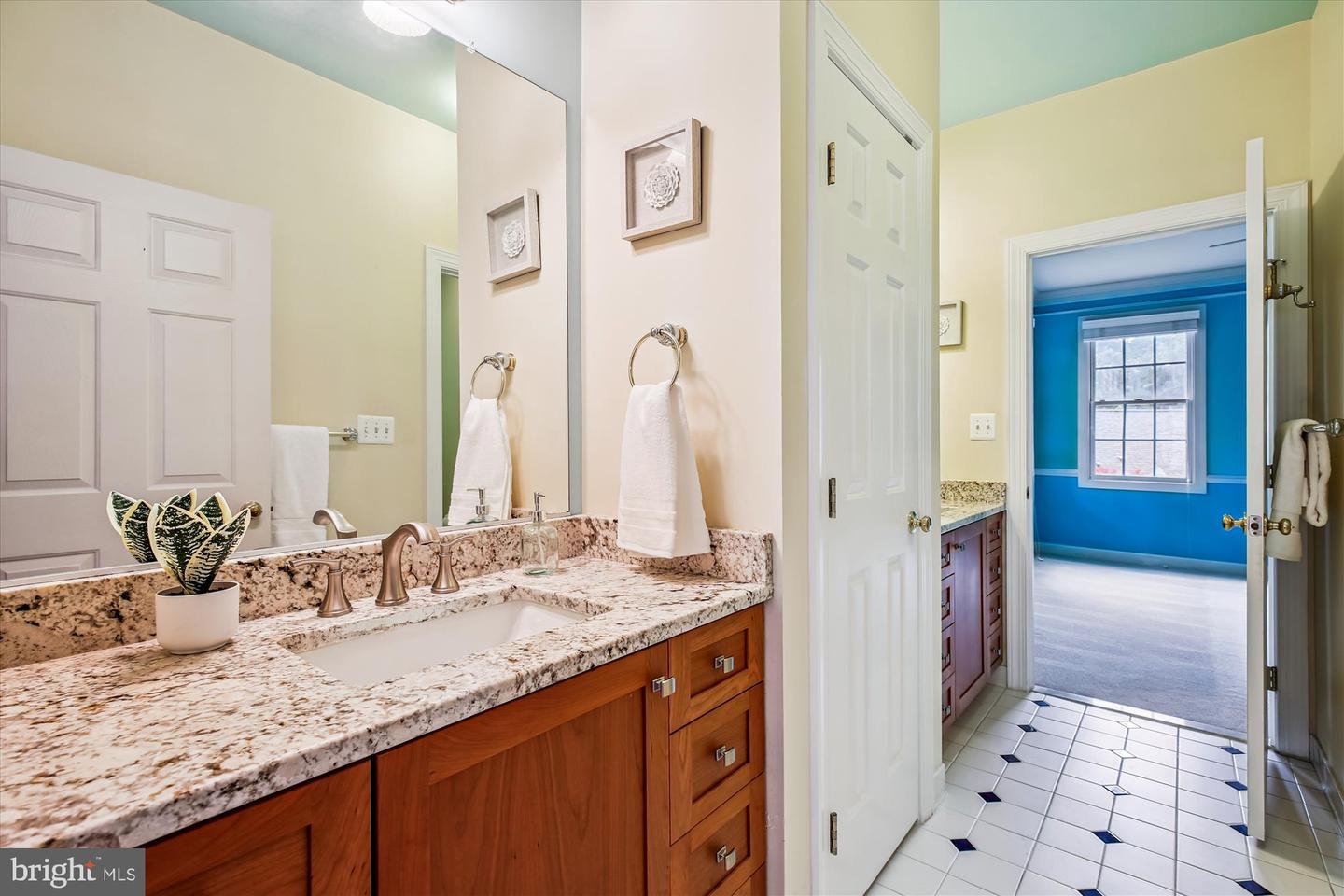 Gaithersburg, Maryland, 20878, United States, 5 Bedrooms Bedrooms, ,5 BathroomsBathrooms,Residential,For Sale,1907649