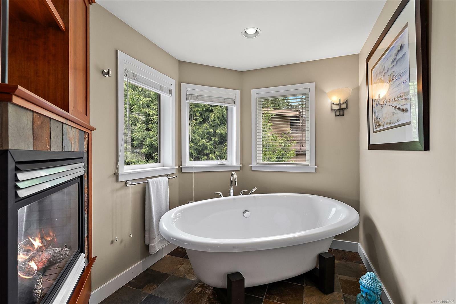 VIEW ROYAL, British Columbia, V9B 1A6, CA, 3 Bedrooms Bedrooms, ,Residential,For Sale,1883645