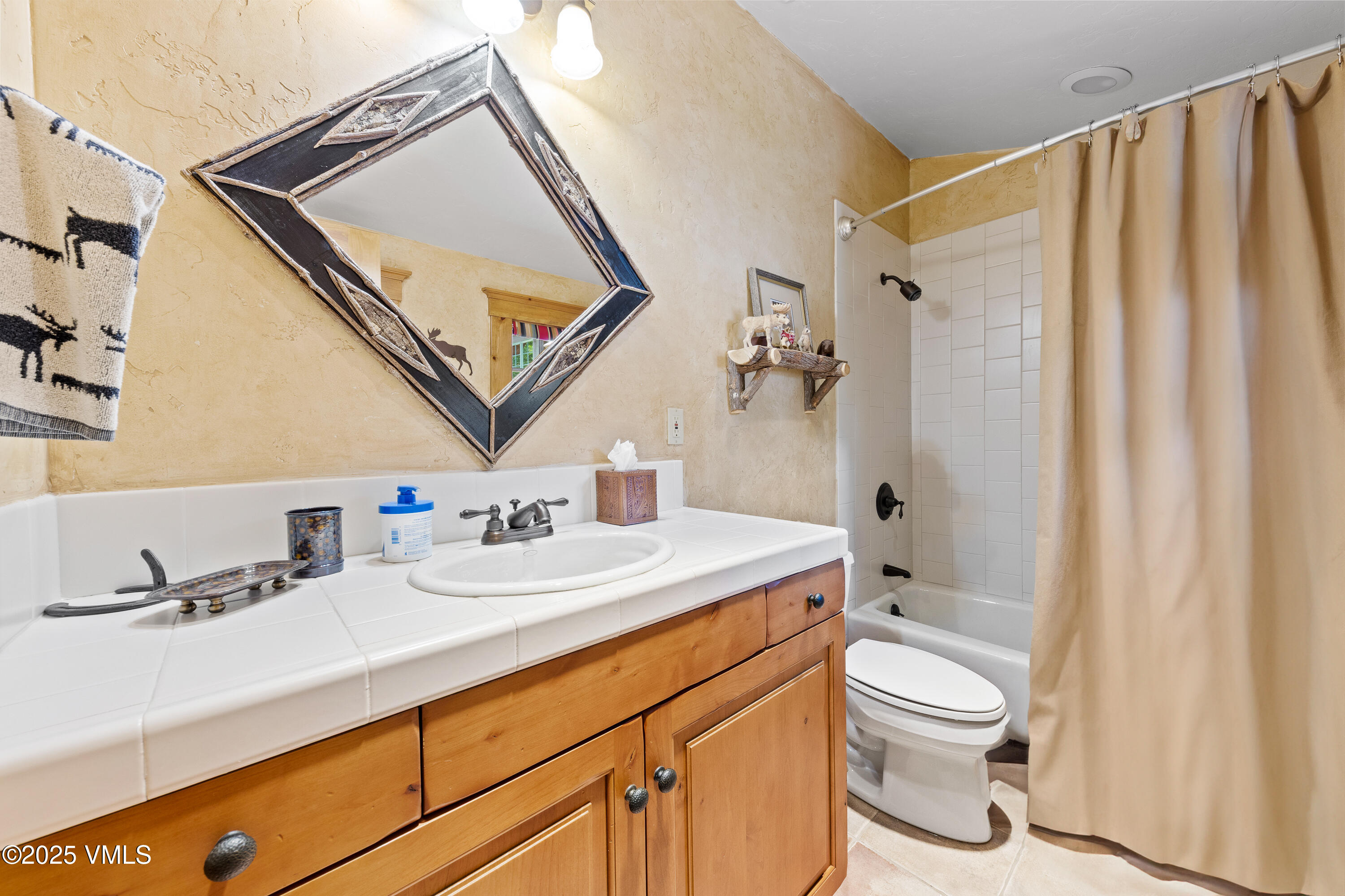 Edwards, Colorado, 81632, United States, 5 Bedrooms Bedrooms, ,6 BathroomsBathrooms,Residential,For Sale,1901108