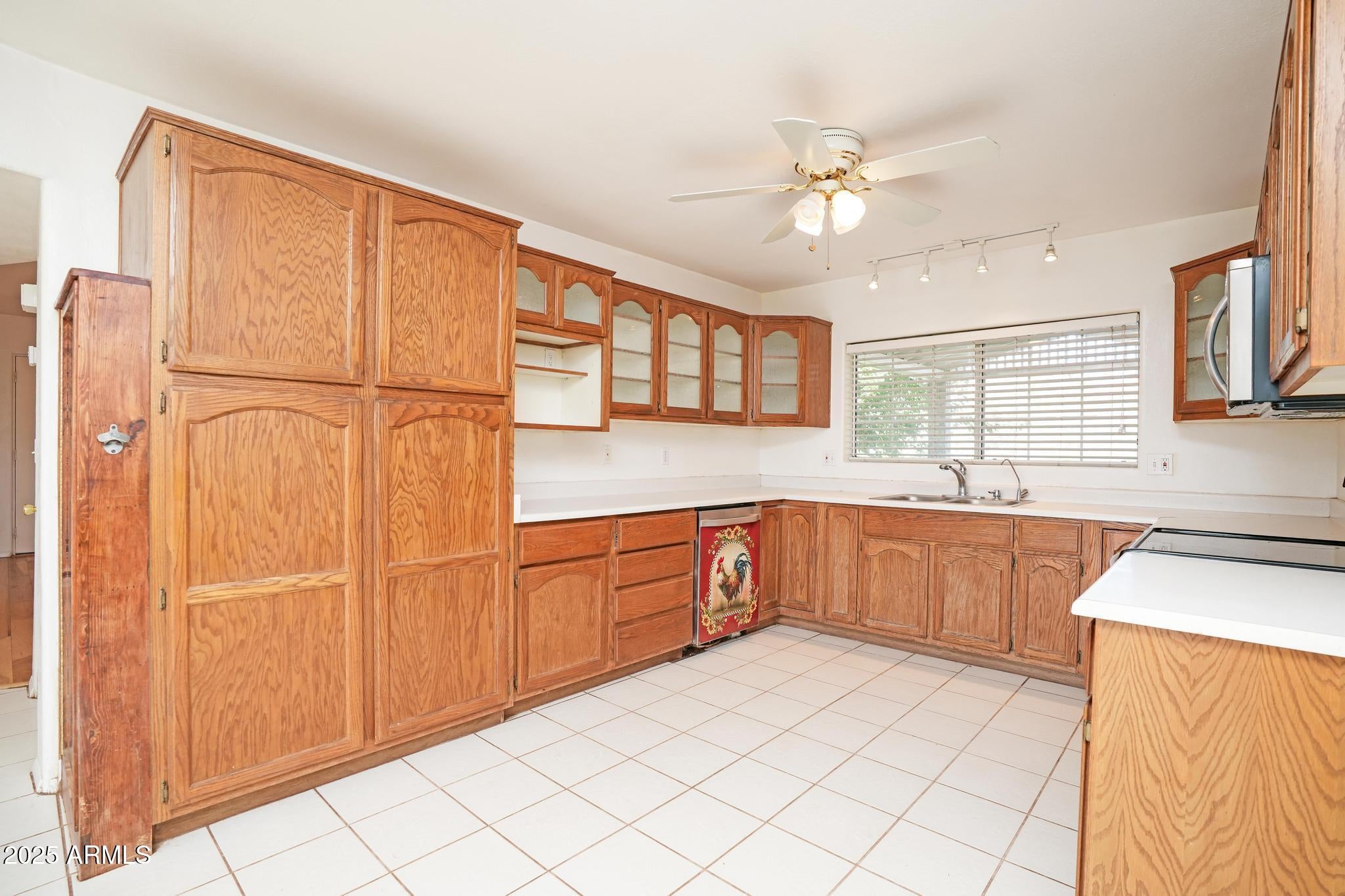 Camp Verde, Arizona, 86322, United States, 4 Bedrooms Bedrooms, ,3 BathroomsBathrooms,Residential,For Sale,1993597