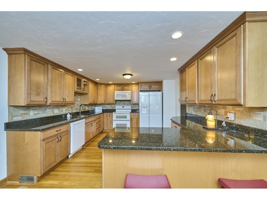 Stoughton, Massachusetts, 02072, United States, 7 Bedrooms Bedrooms, ,5 BathroomsBathrooms,Residential,For Sale,1943910
