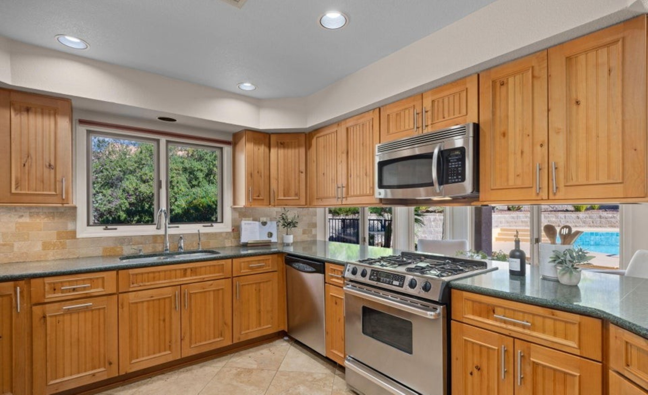  435 W Valoro Drive¦Tucson, AZ - 物件實景