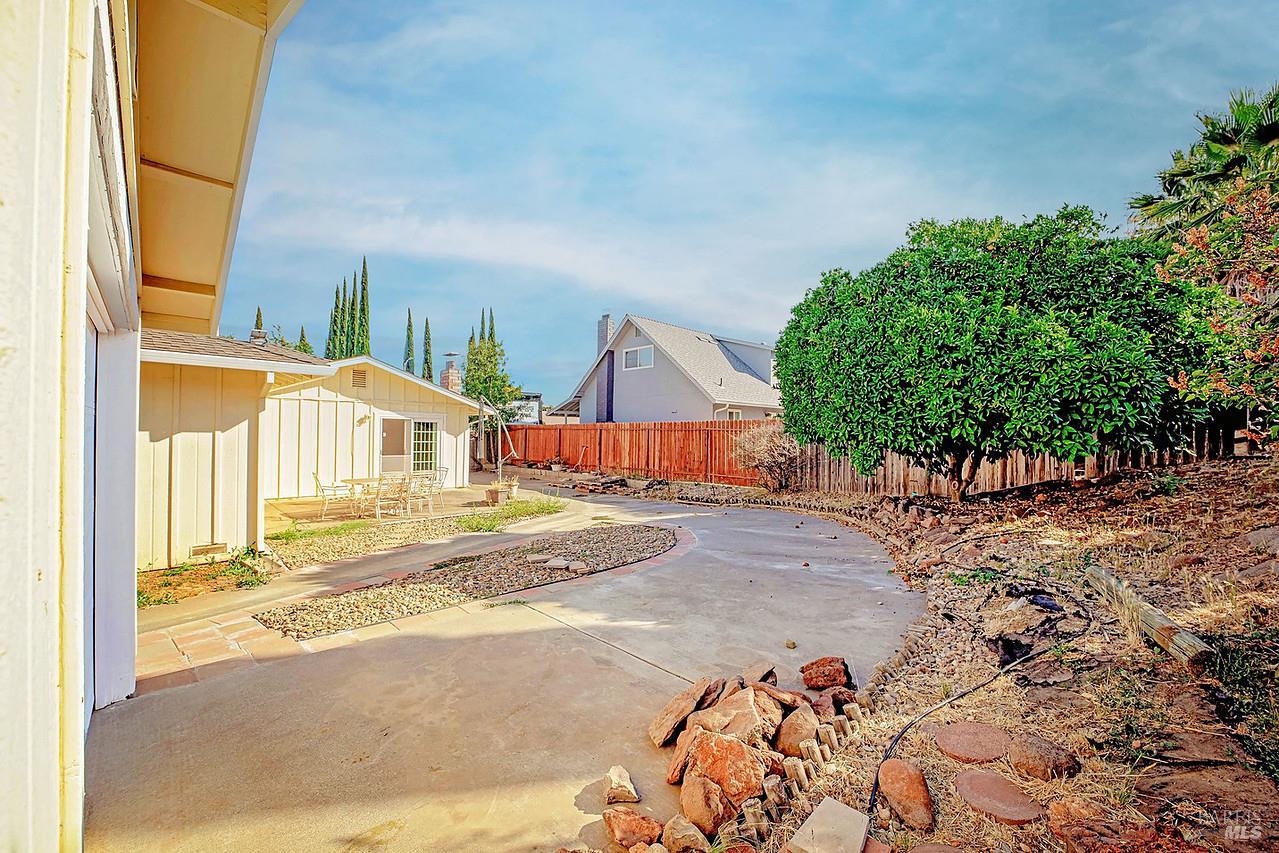 Vacaville, California, 95687, United States, 3 Bedrooms Bedrooms, ,2 BathroomsBathrooms,Residential,For Sale,1882664