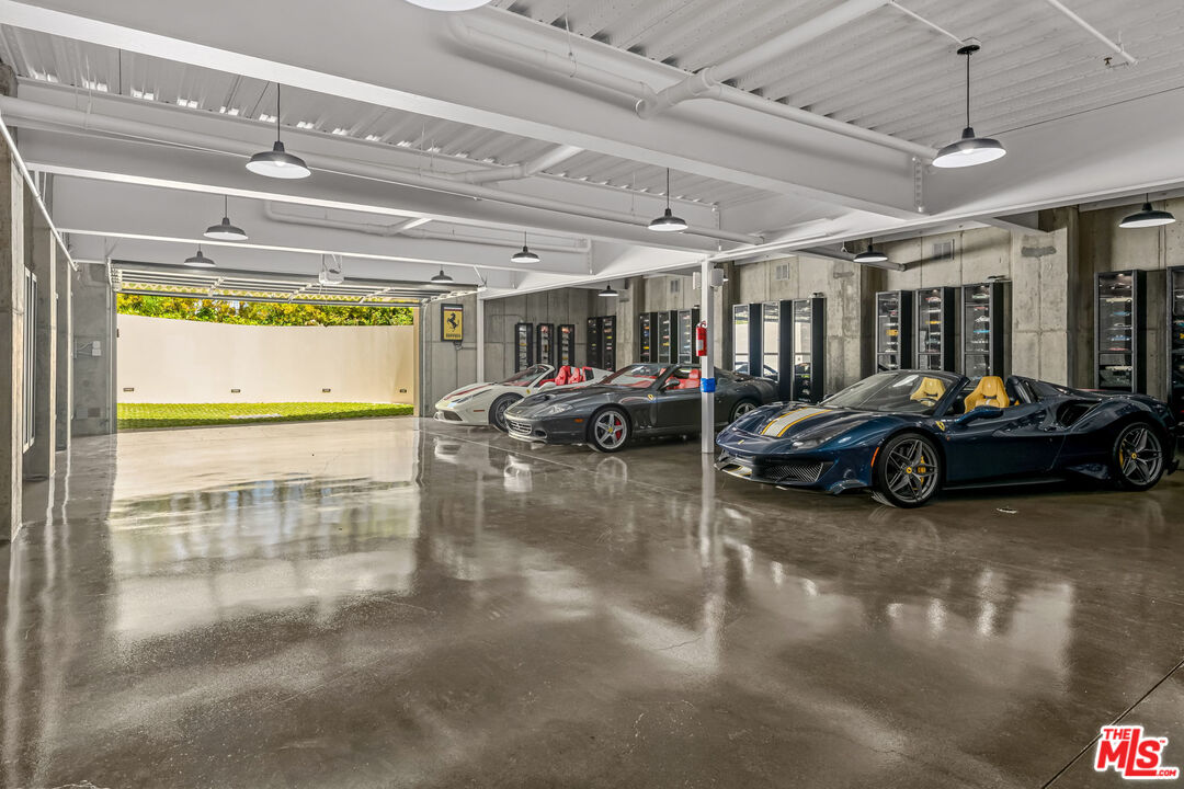 Los Angeles, California, 90077, United States, 5 Bedrooms Bedrooms, ,7 BathroomsBathrooms,Residential,For Sale,1768460