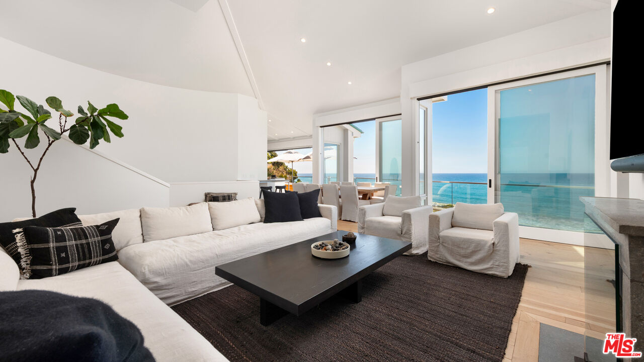 Malibu, California, 90265, United States, 4 Bedrooms Bedrooms, ,5 BathroomsBathrooms,Residential,For Sale,1897741