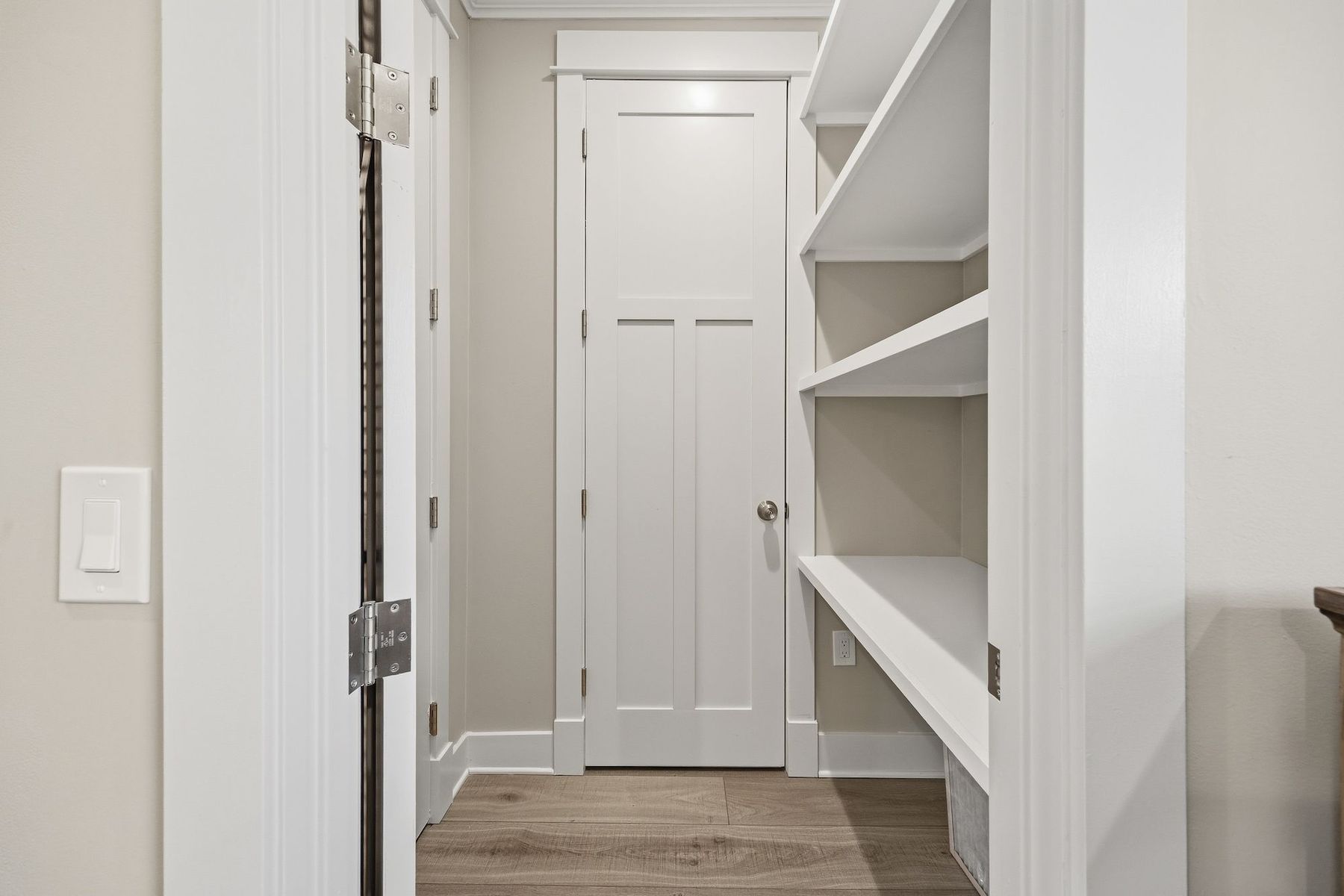  Modern Waterfront Home with Private Dock - 物件實景