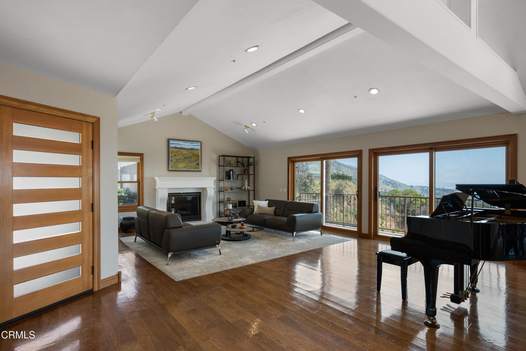 Altadena, California, 91001, United States, 5 Bedrooms Bedrooms, ,6 BathroomsBathrooms,Residential,For Sale,1989048