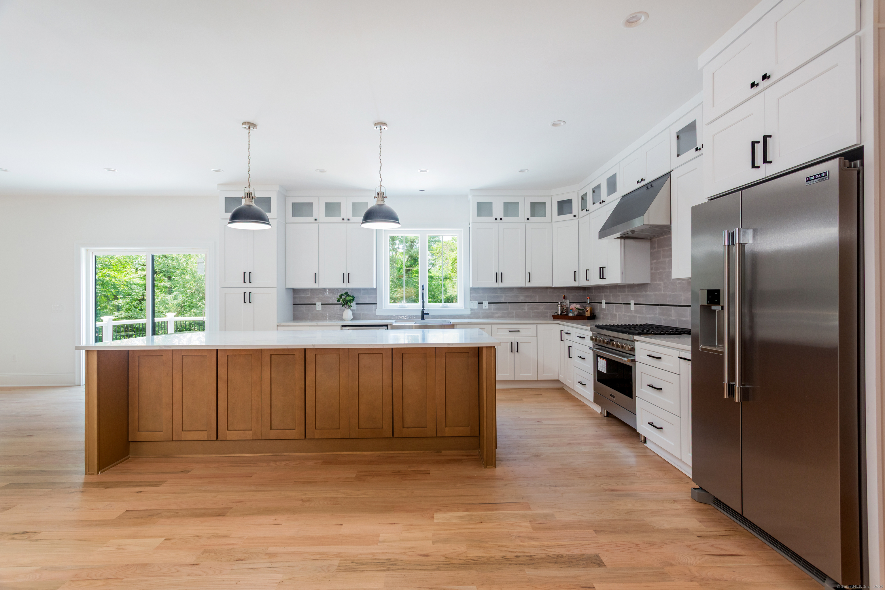 Stratford, Connecticut, 06614, United States, 4 Bedrooms Bedrooms, ,3 BathroomsBathrooms,Residential,For Sale,1906803
