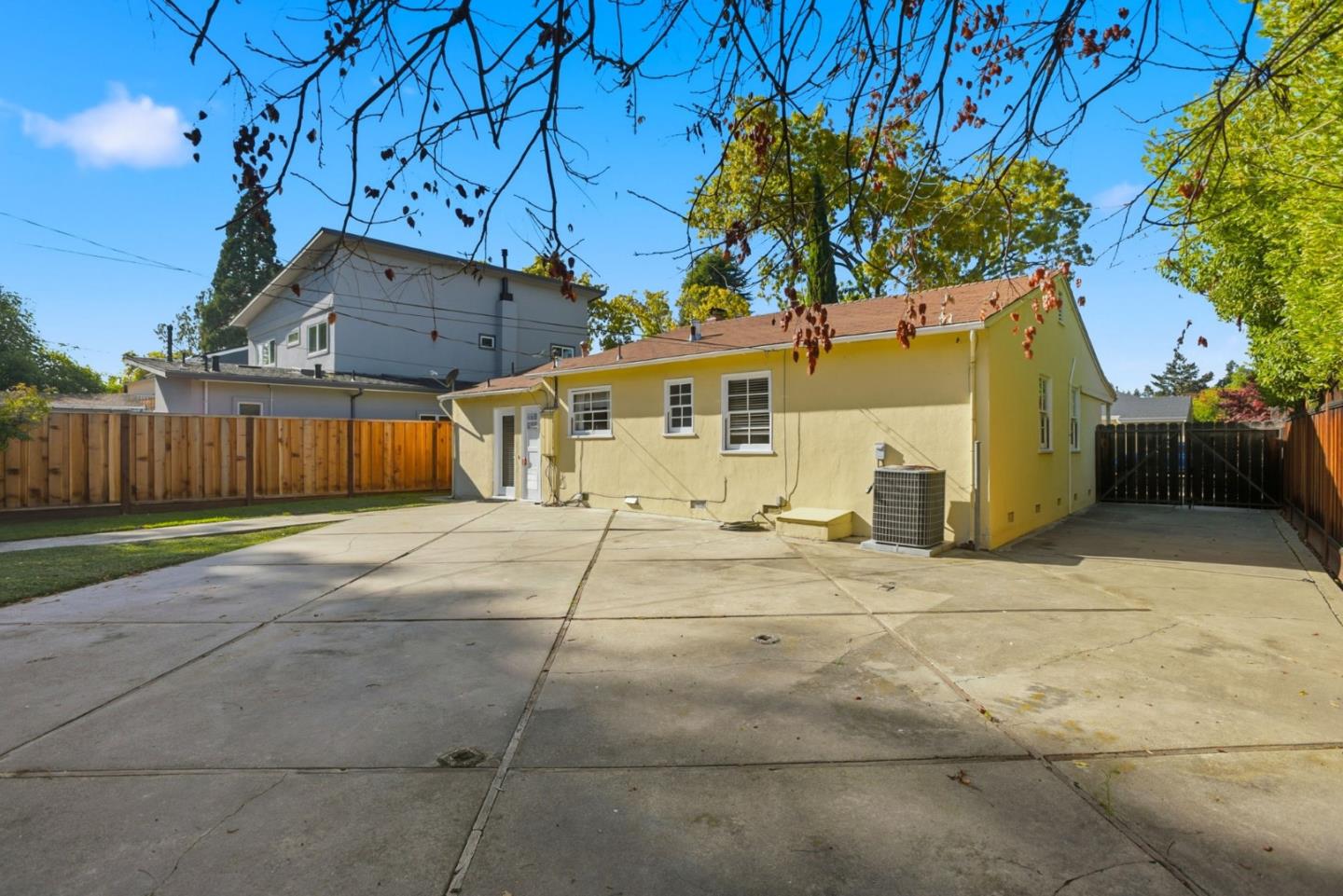 Palo Alto, California, 94303, United States, 2 Bedrooms Bedrooms, ,2 BathroomsBathrooms,Residential,For Sale,1989685